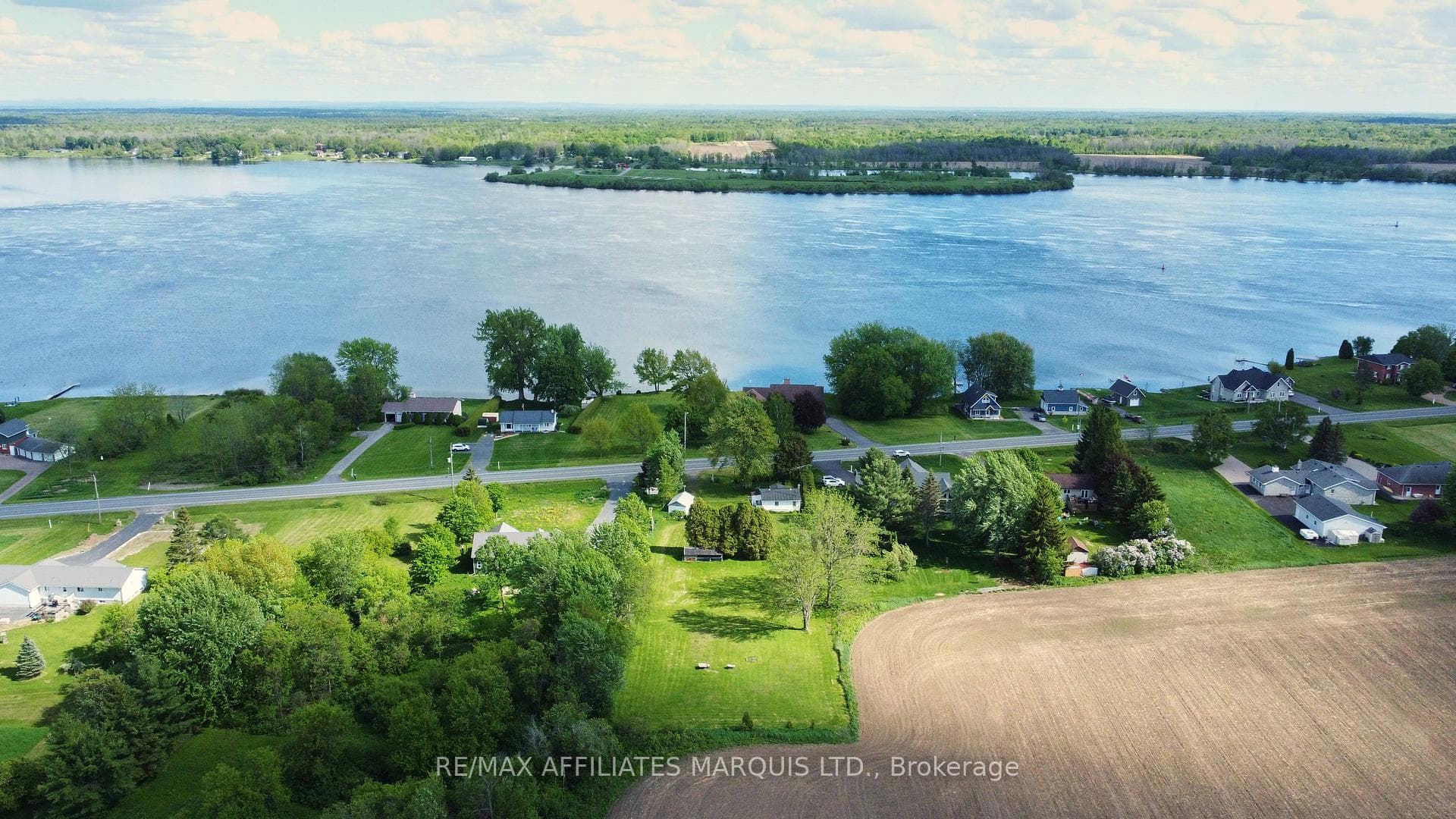 11481 Lakeshore Drive photo 2