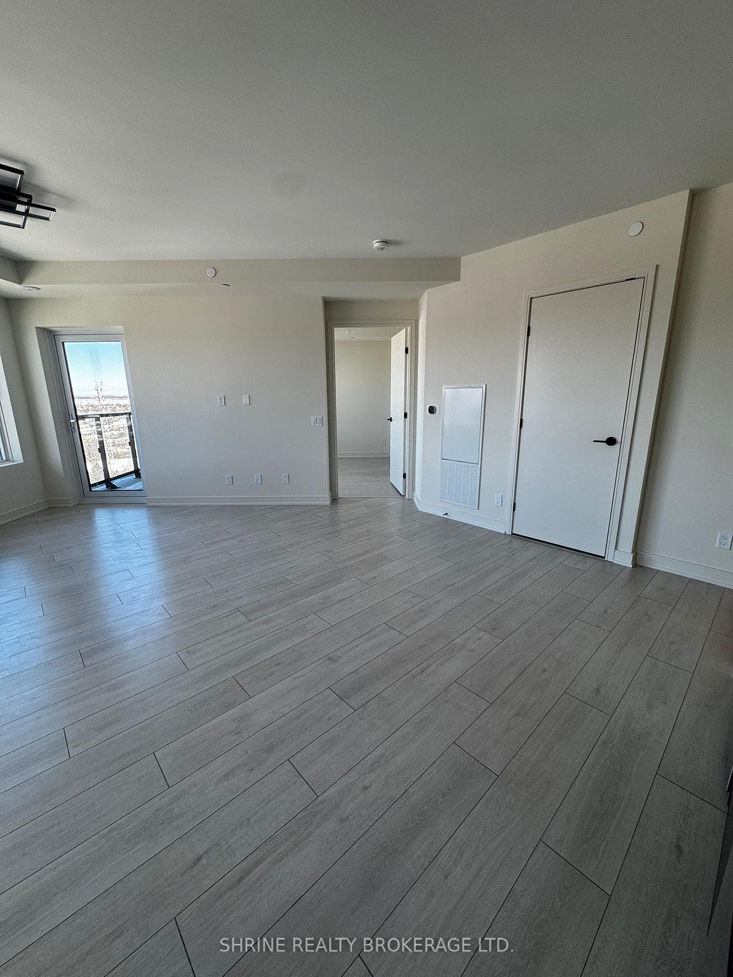 8020 DERRY Road Unit 1502 photo 9