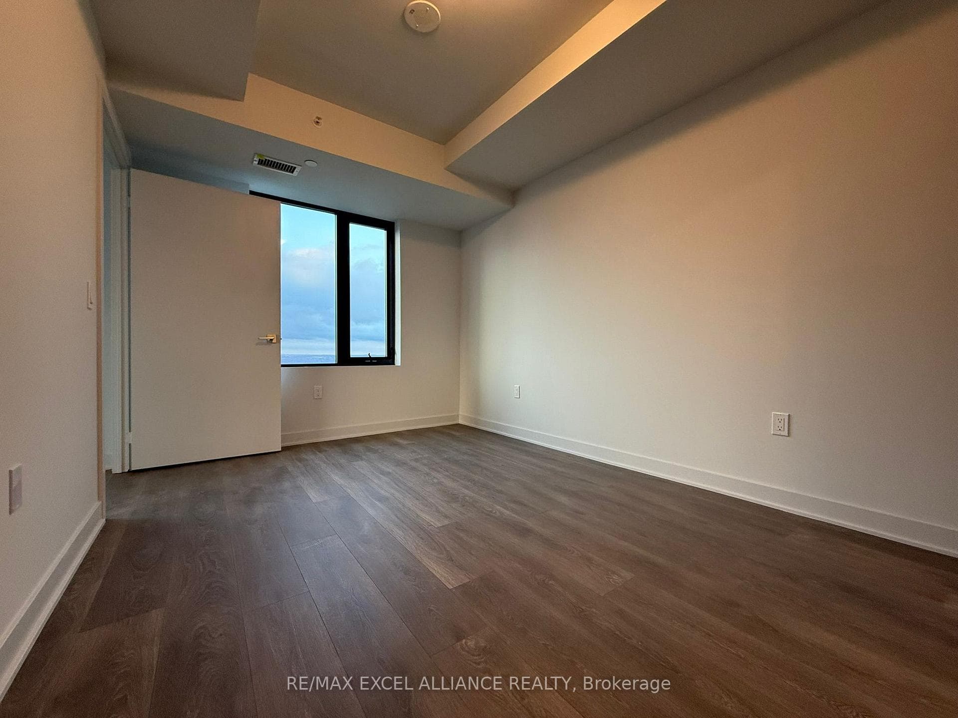 2920 Highway 7 Road Unit 4806 photo 11