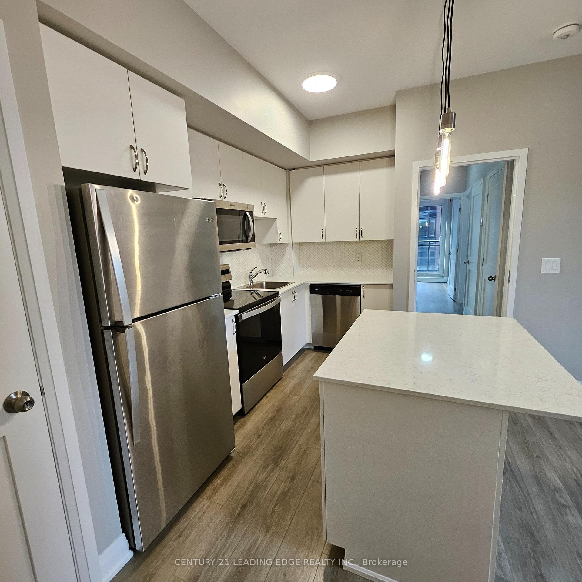 18 Coles Avenue Unit 603 photo 9