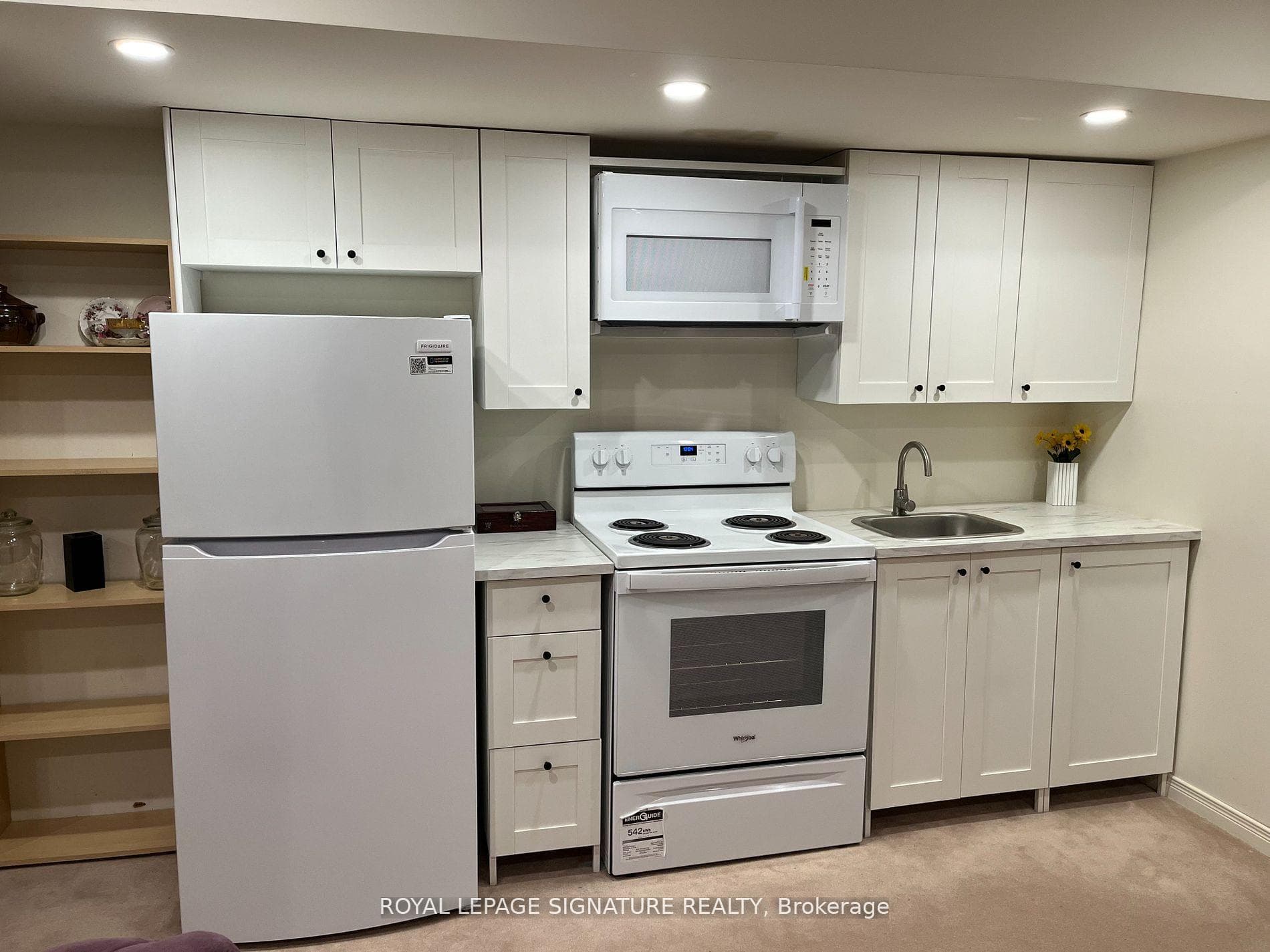 686 York Hill Boulevard Unit Bsmt photo 8