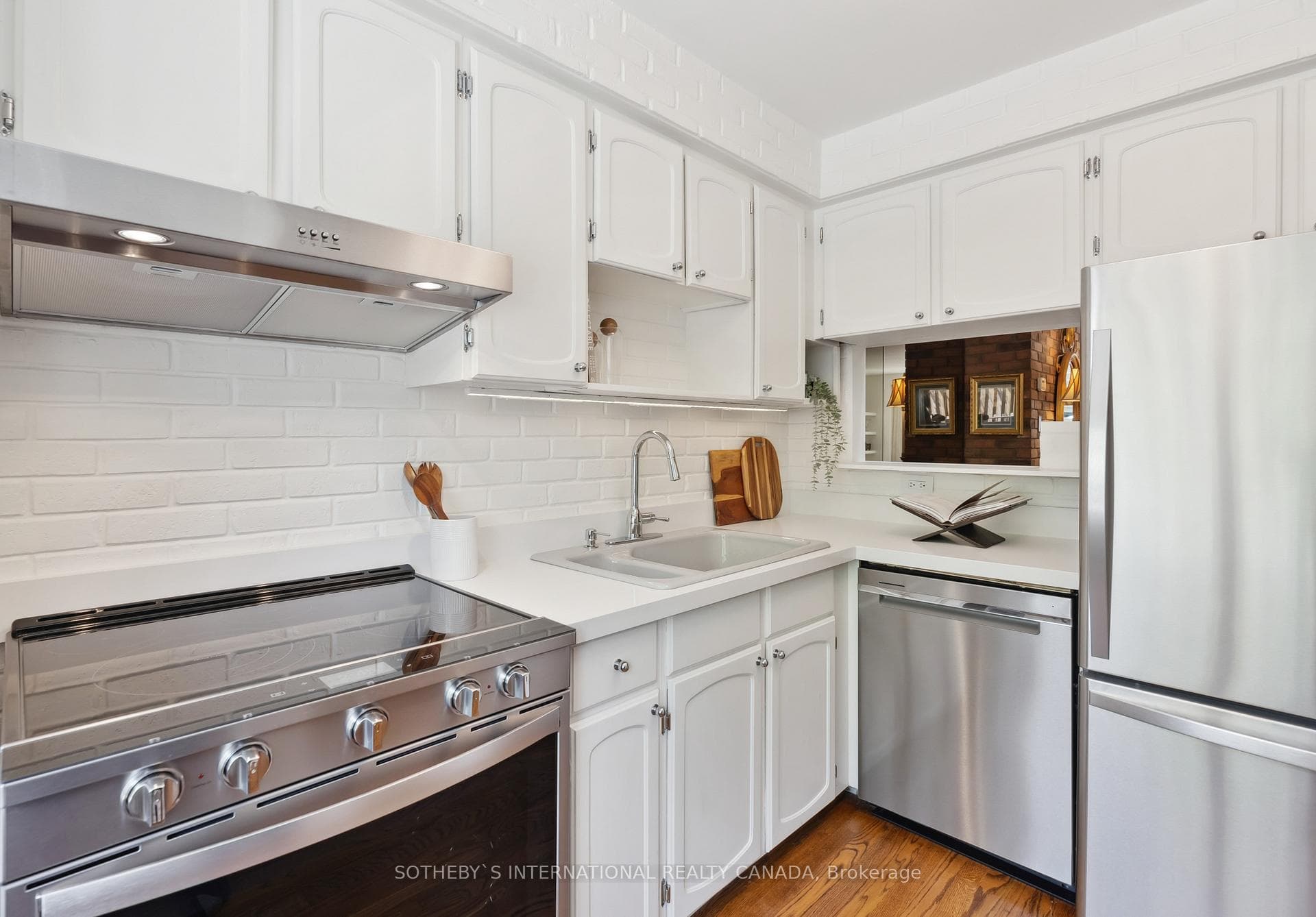 90 Kippendavie Avenue Unit 4 photo 5