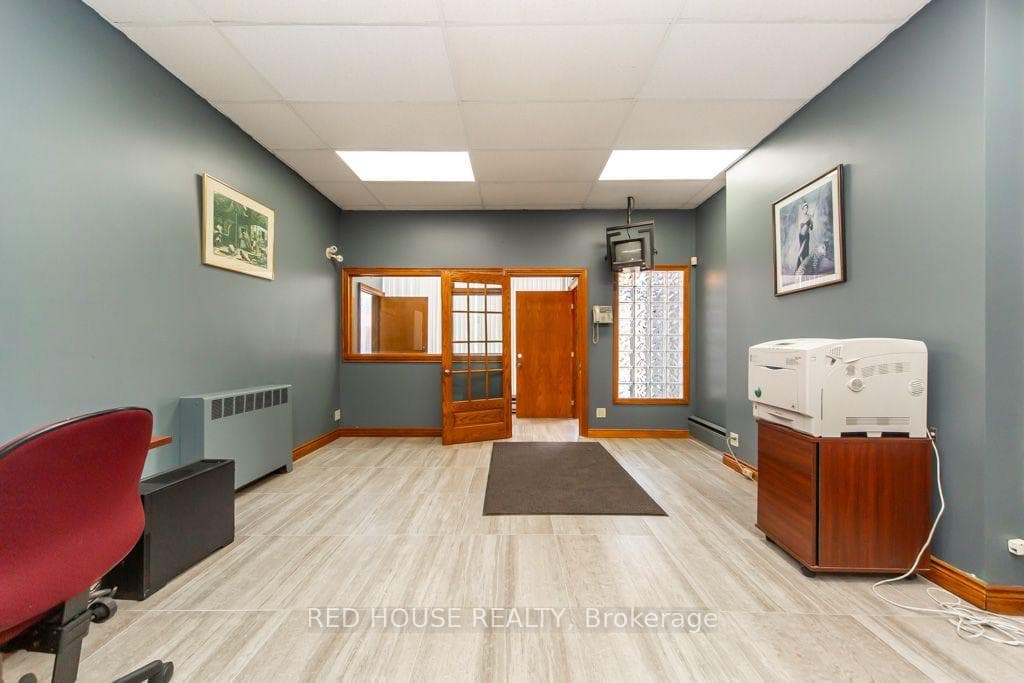 658 Vaughan Road photo 4