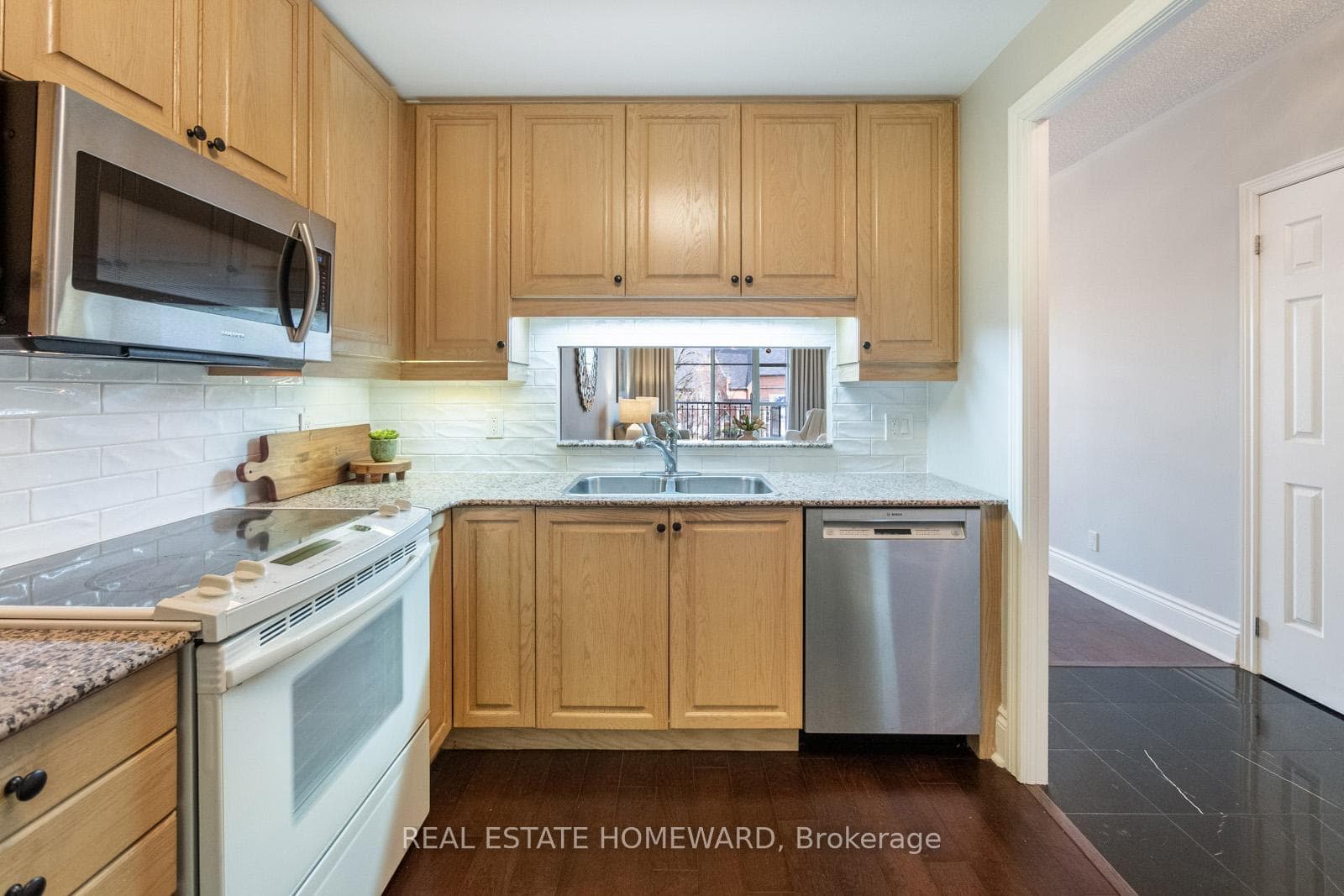3085 Bloor Street Unit 312 photo 6