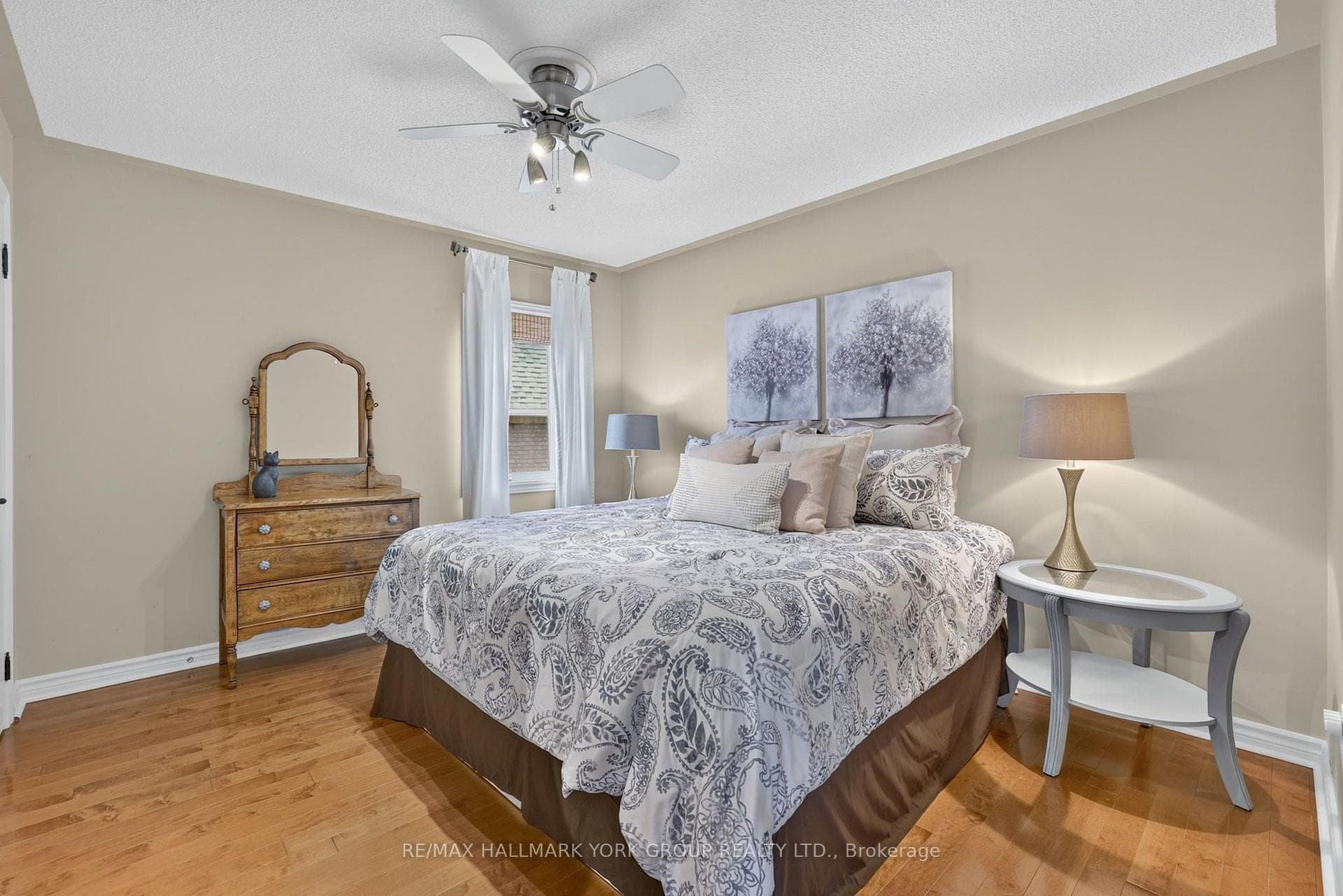669 Kingsmere Avenue photo 16