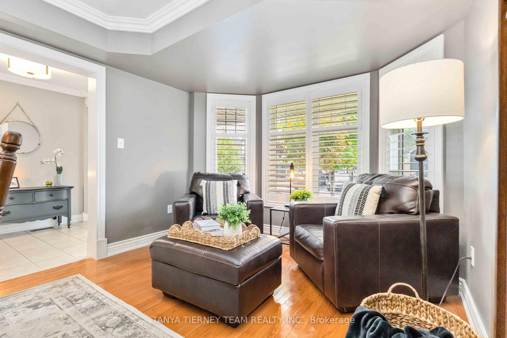11 Claridge Crescent photo 5