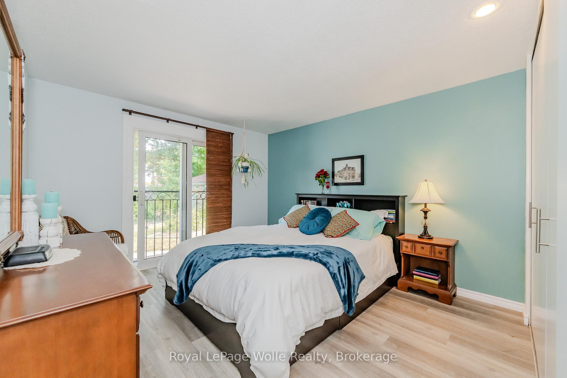 310 Sandowne Drive photo 17
