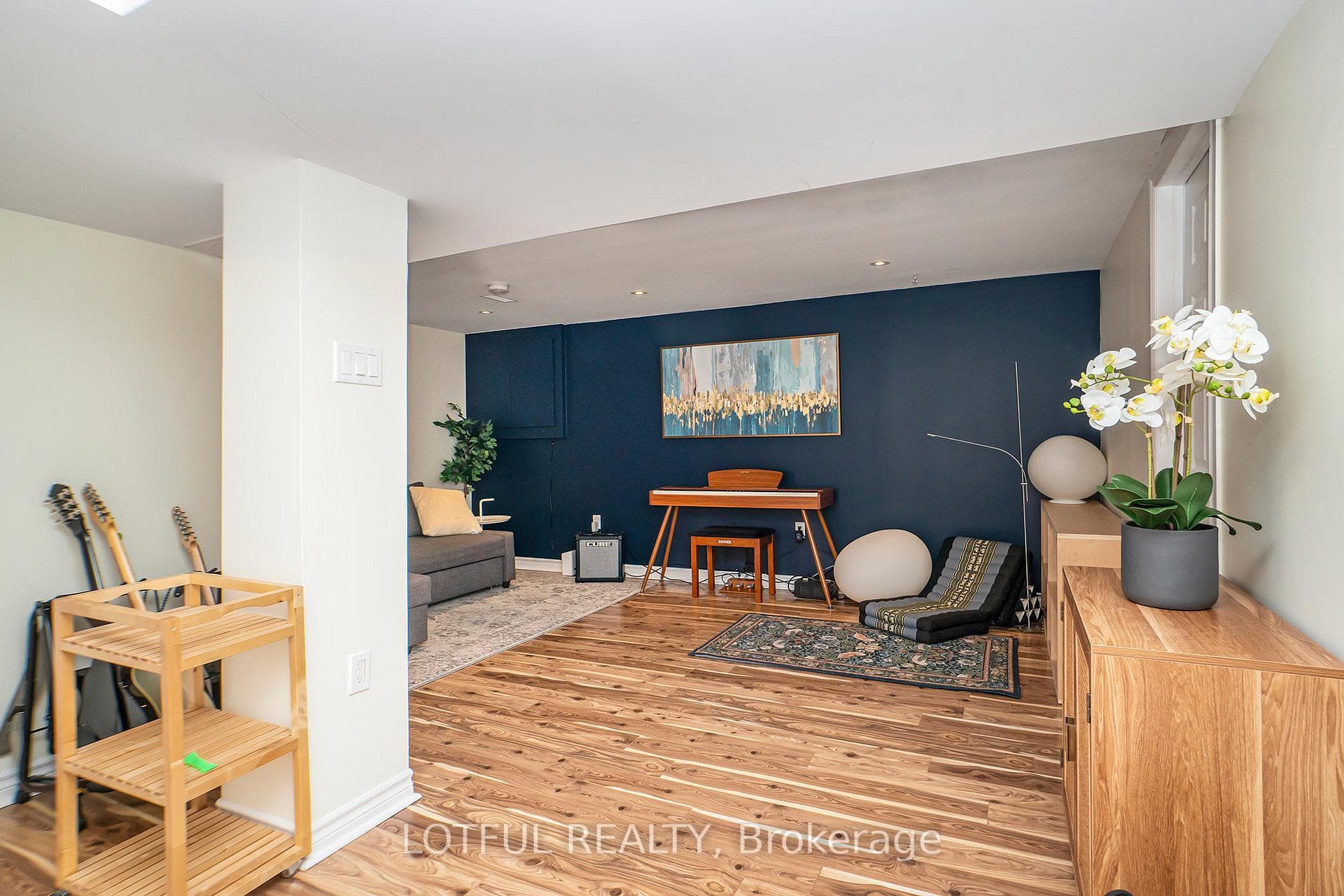 299 OAKDALE Avenue photo 23