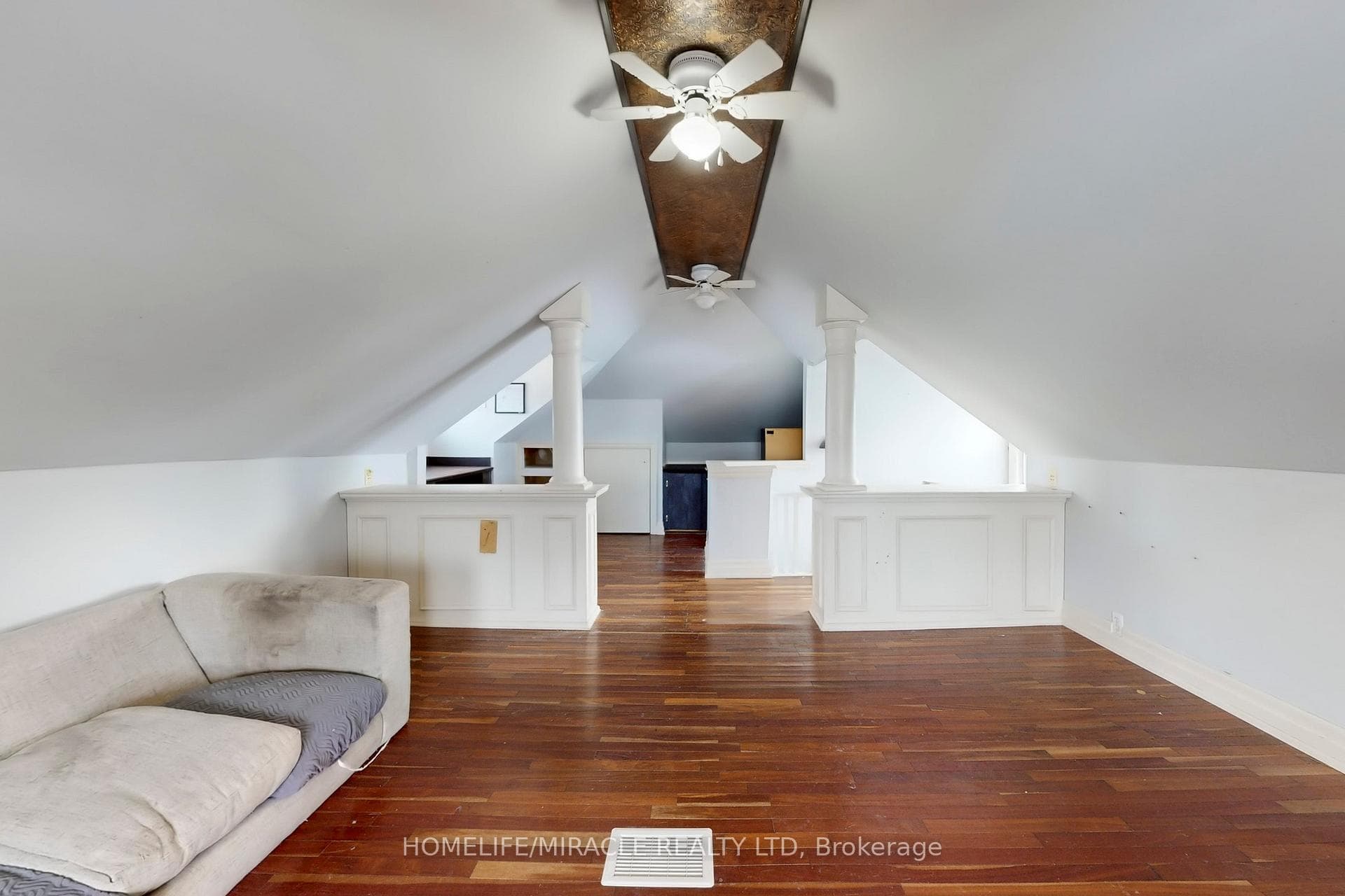 99 Adelaide Avenue photo 39
