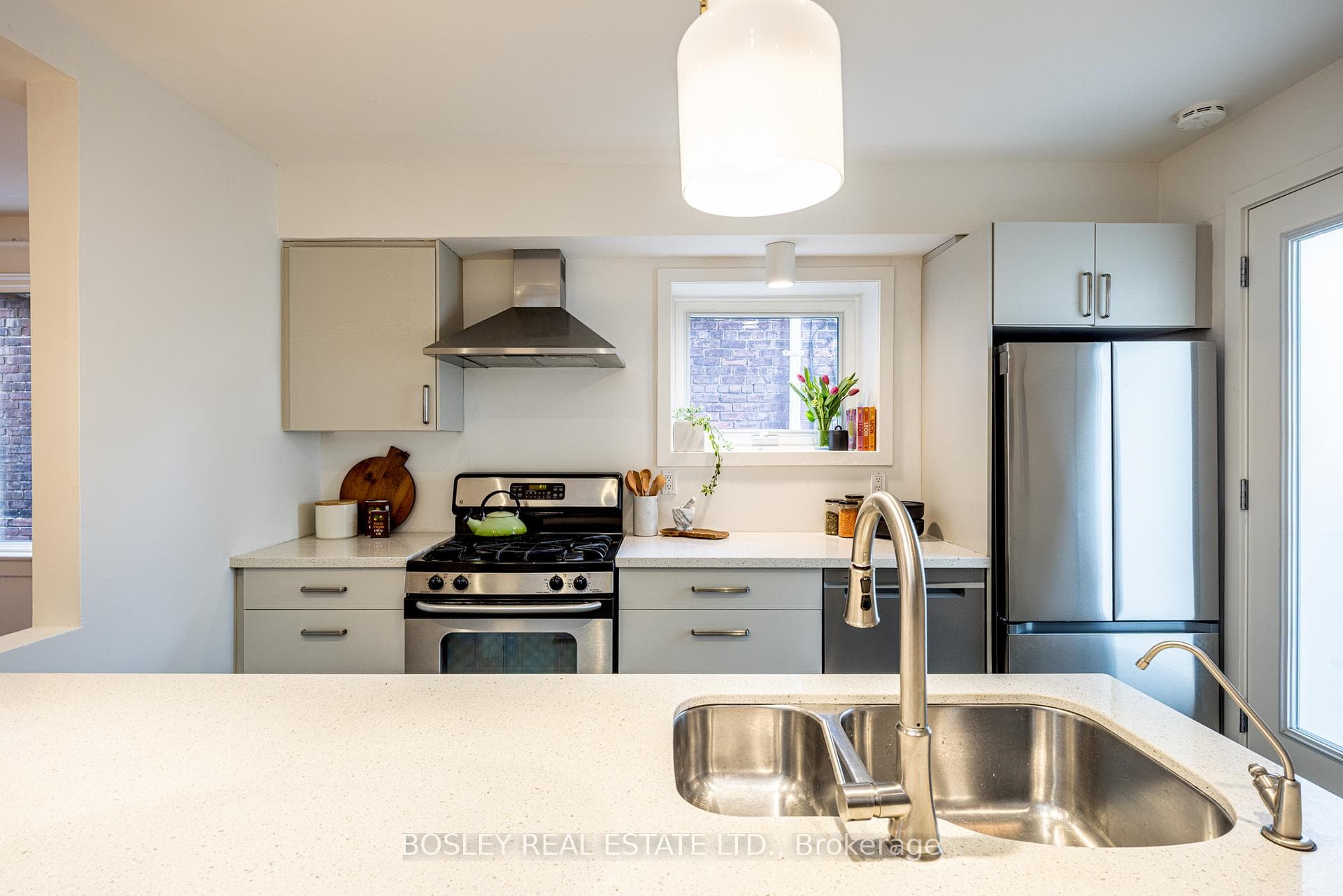 16 Mallon Avenue photo 13