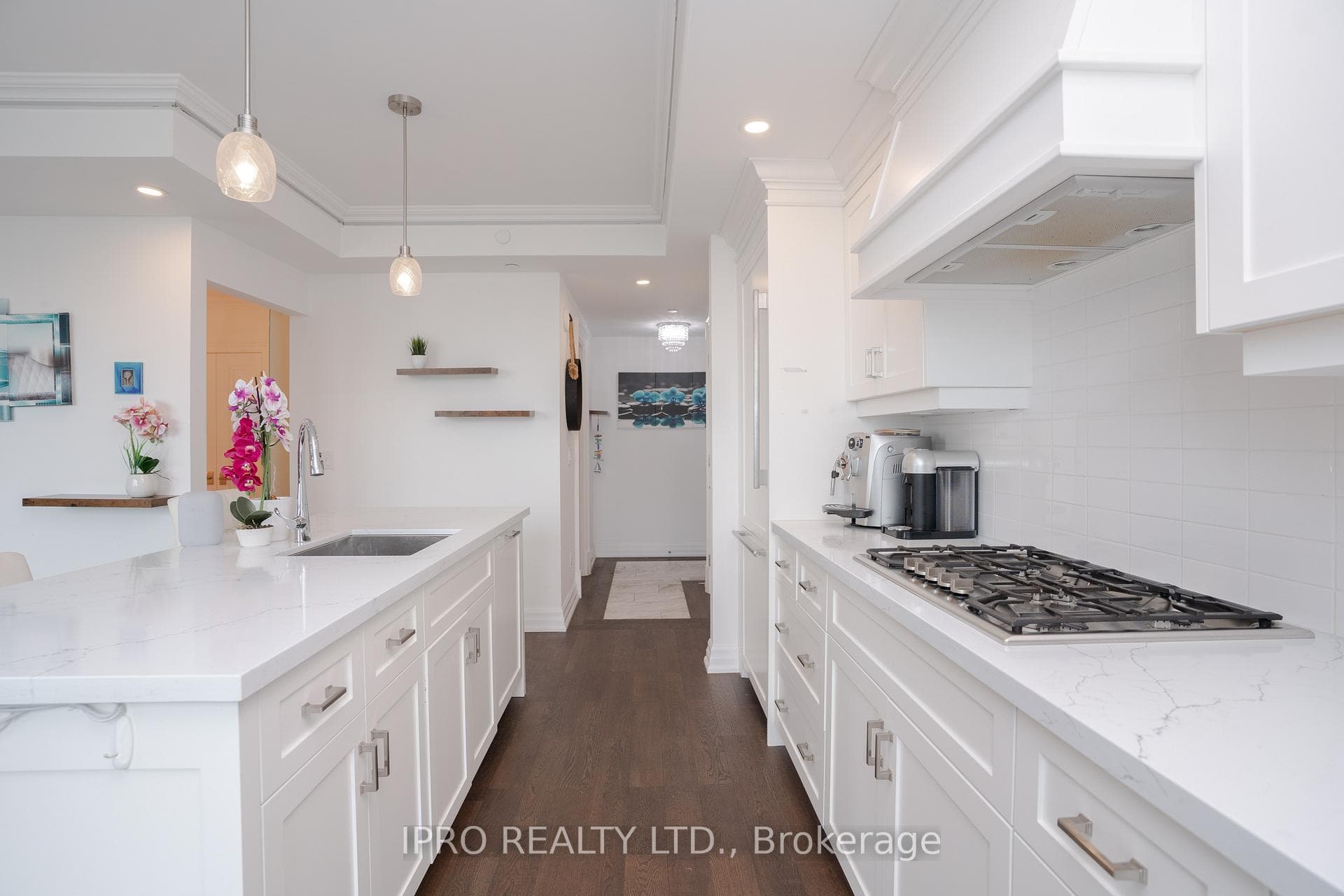 2060 LAKESHORE Road Unit 505 photo 9