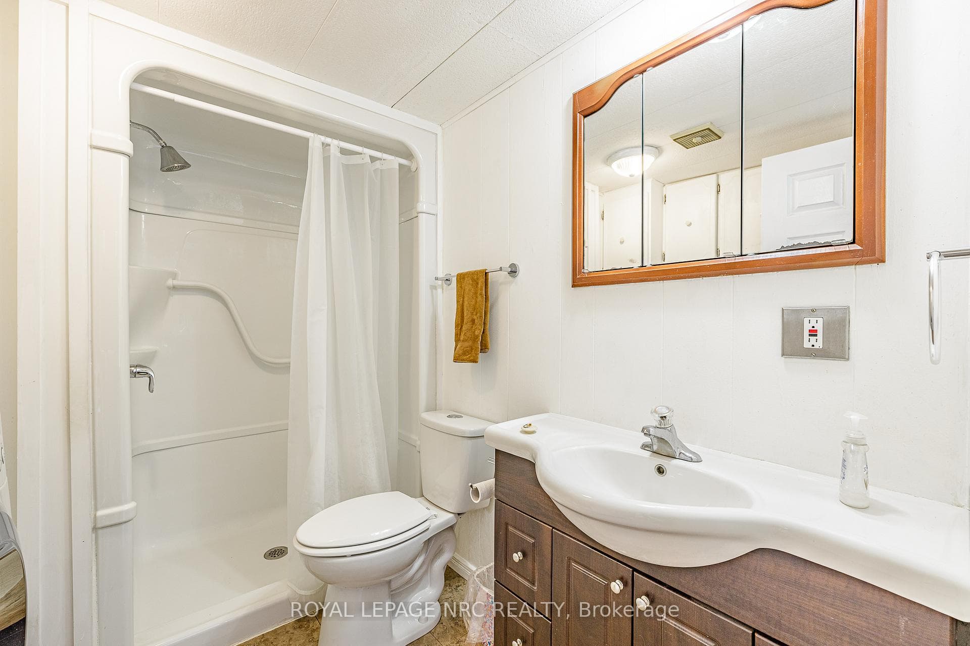 walk in shower in 3pc bathroom