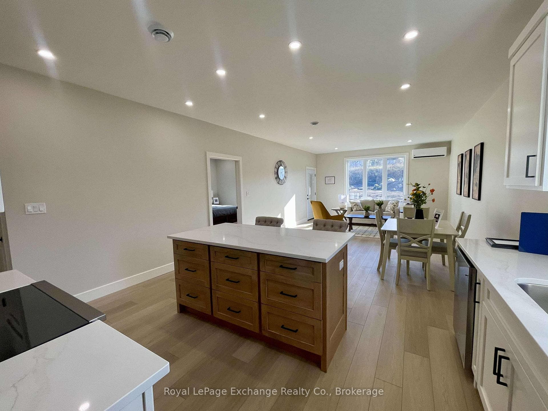 64 Mercedes Crescent photo 7