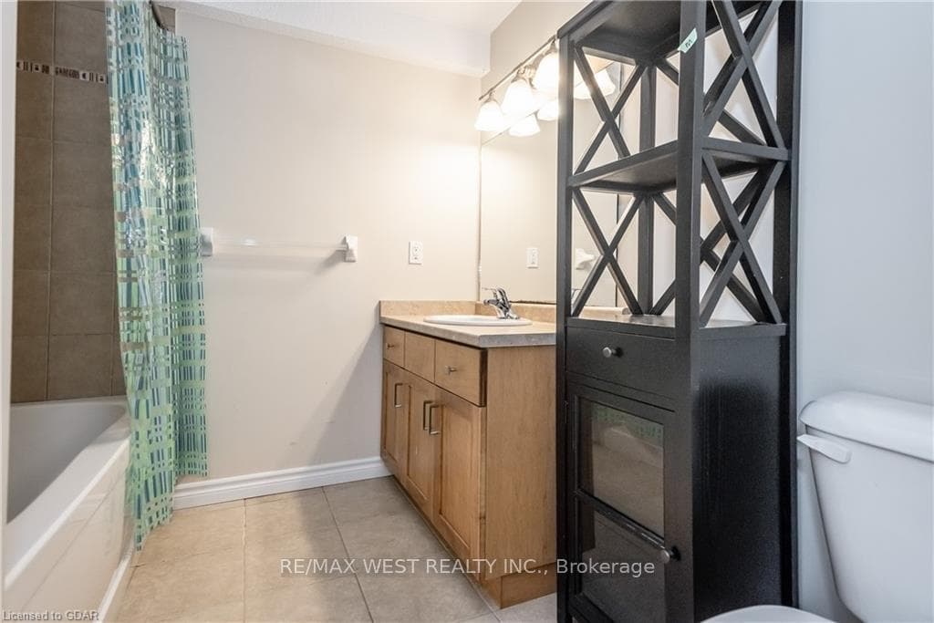 16 Clough Crescent photo 35