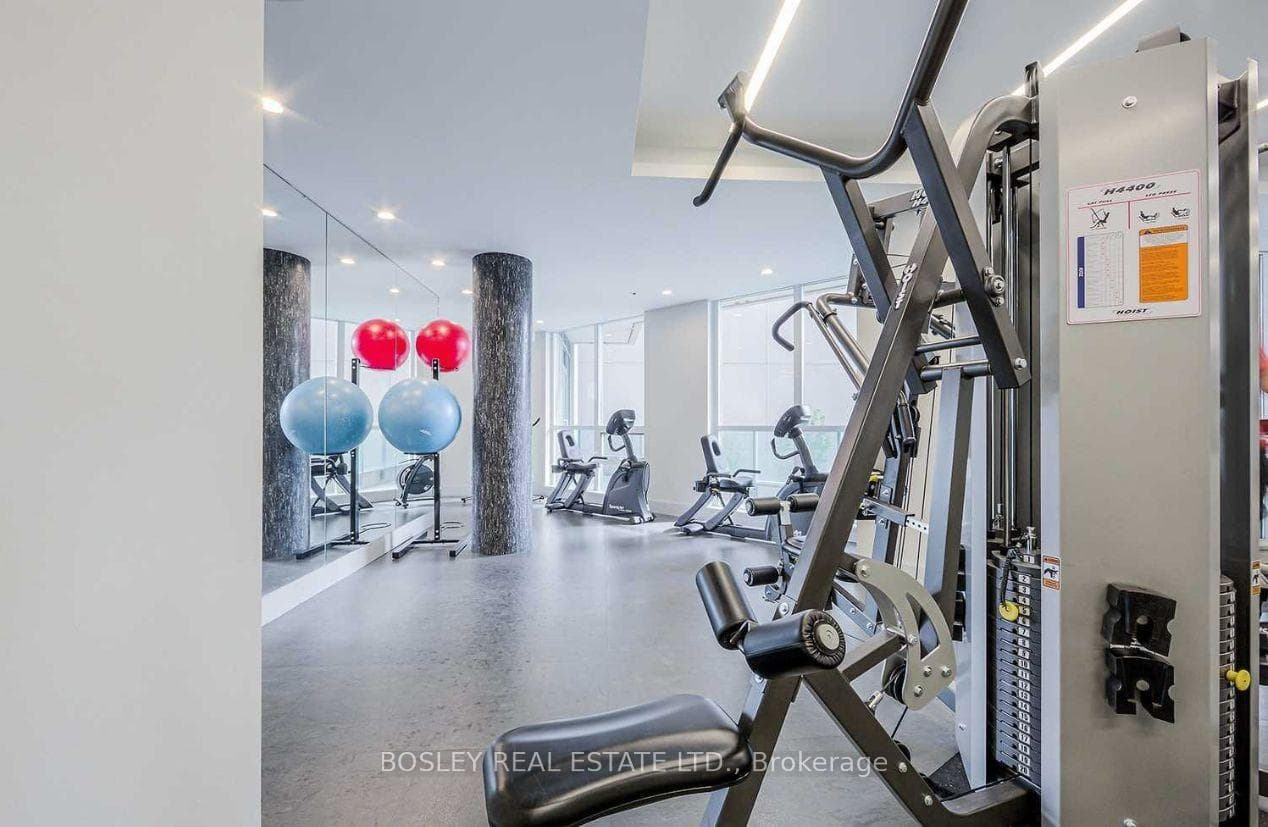 377 Madison Avenue Unit 312 photo 25