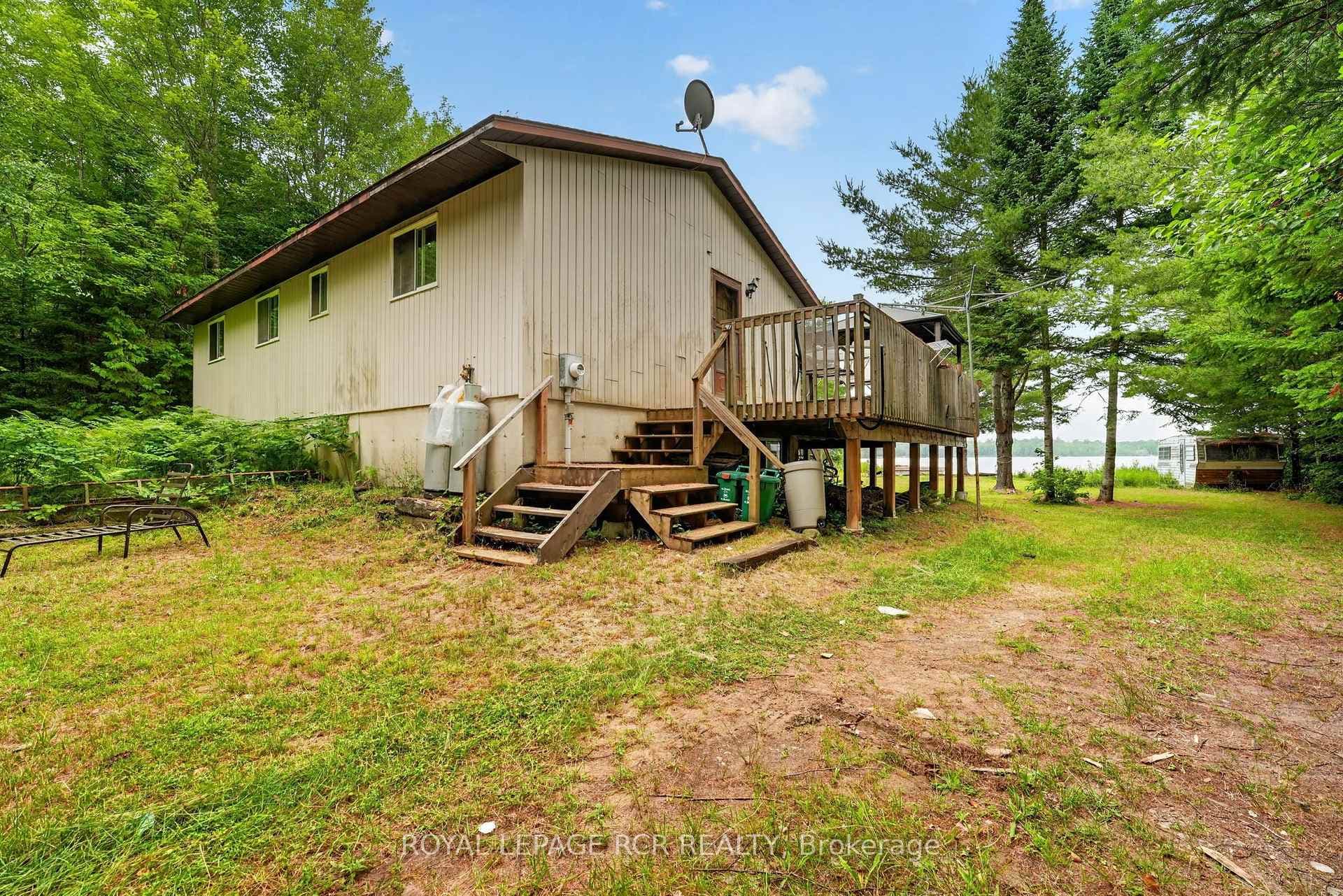 1101 Peter Road photo 5