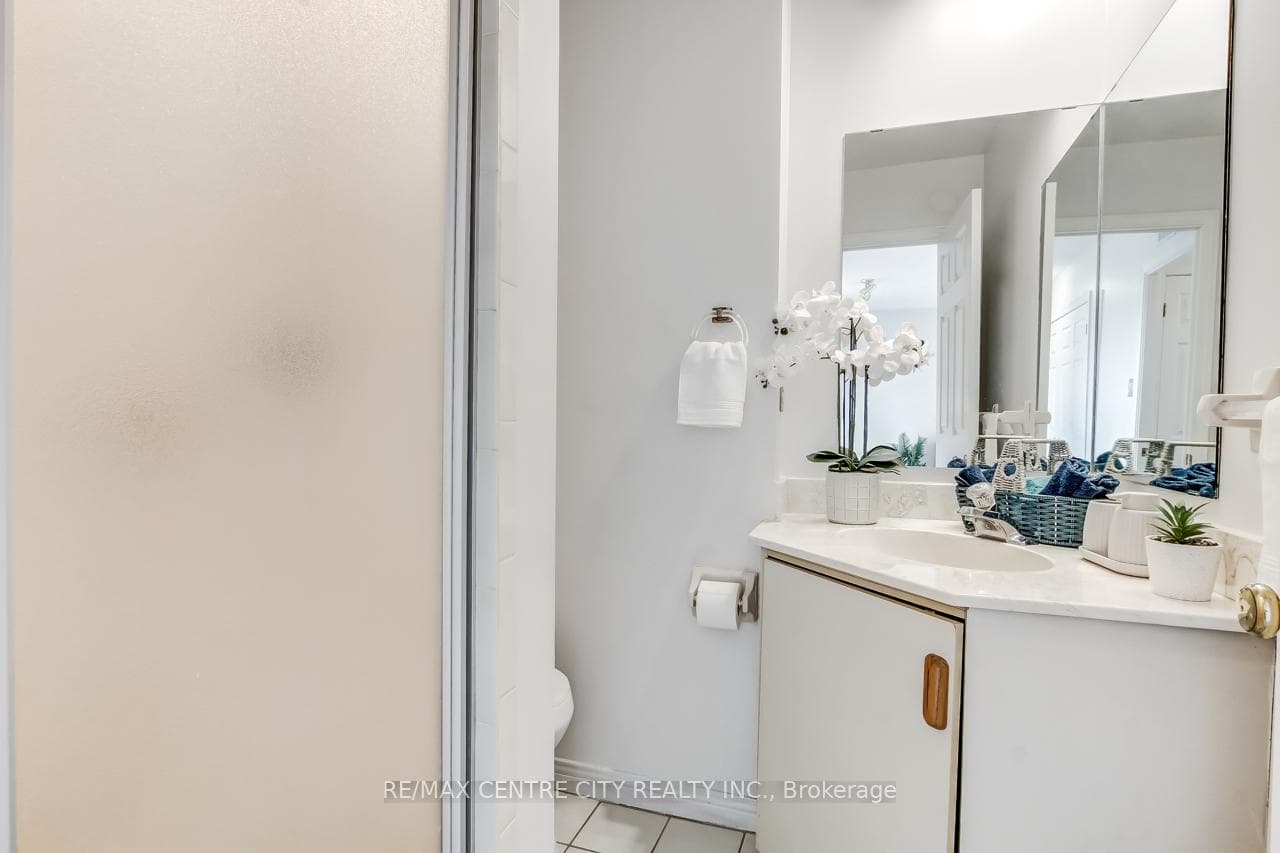 549 Ridout Street Unit 903 photo 24