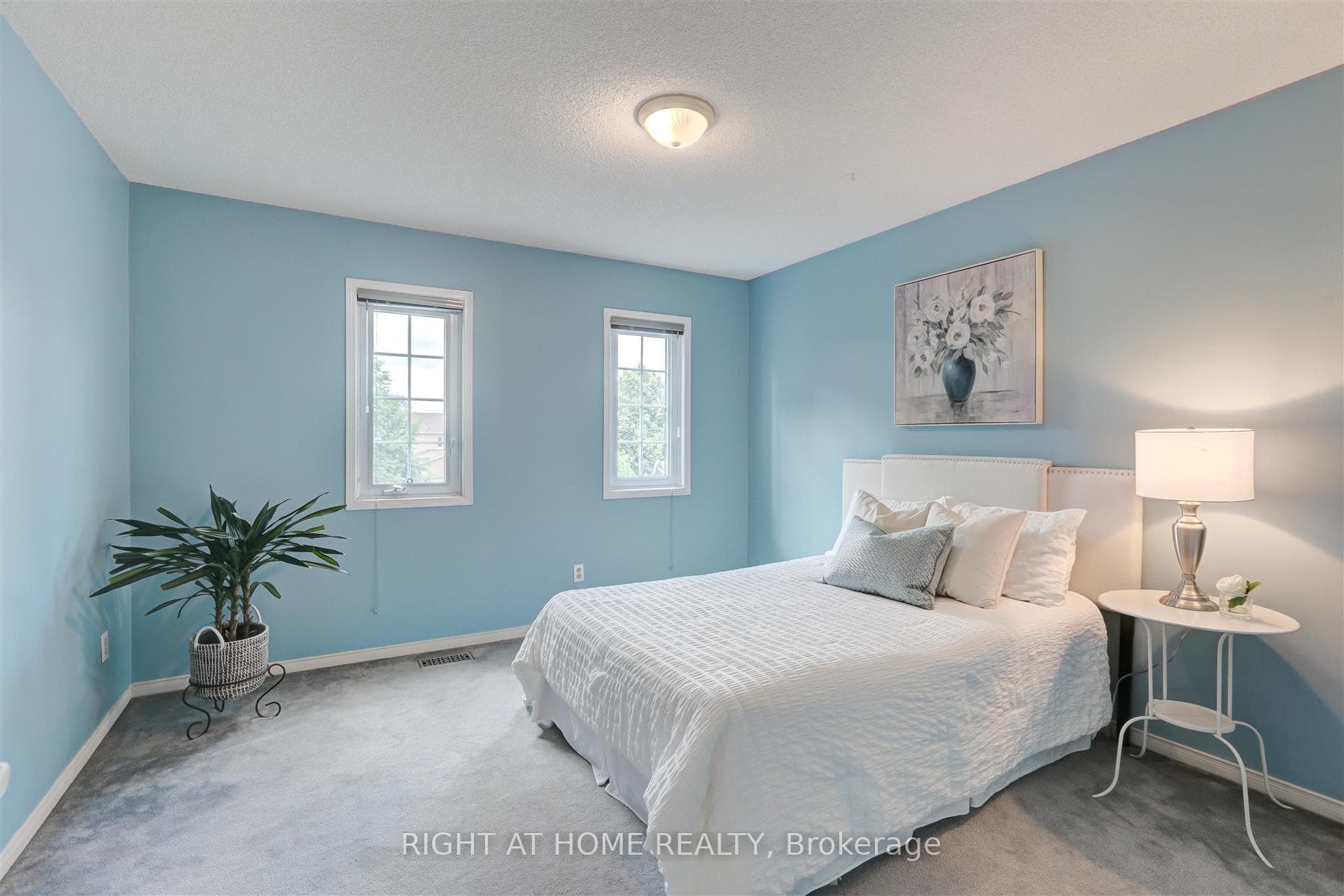 76 Royaledge Way photo 18