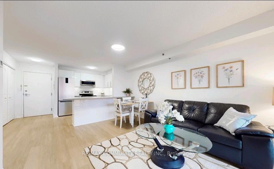 5225 Finch Avenue Unit 423 photo 6