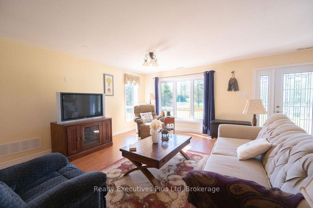 387 BRENNAN'S Road photo 37