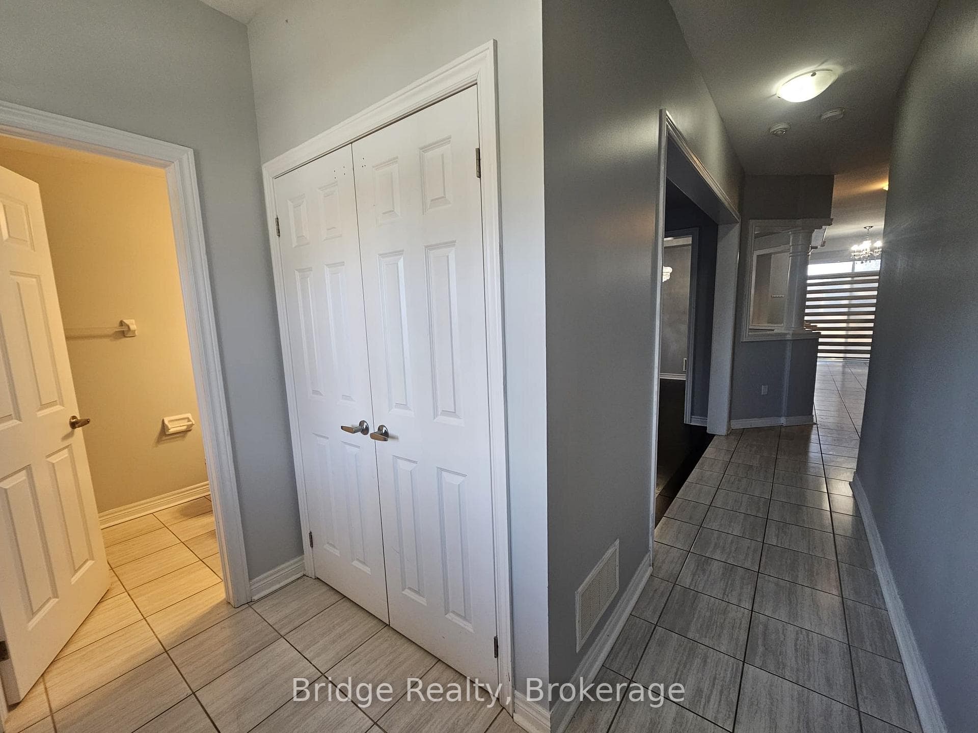 459 Thompson Street photo 4