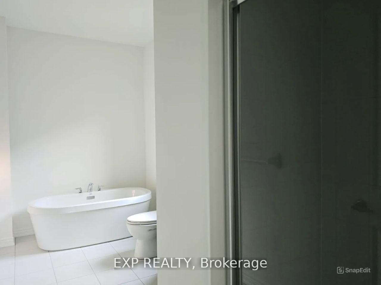 80 Singhampton Road photo 16