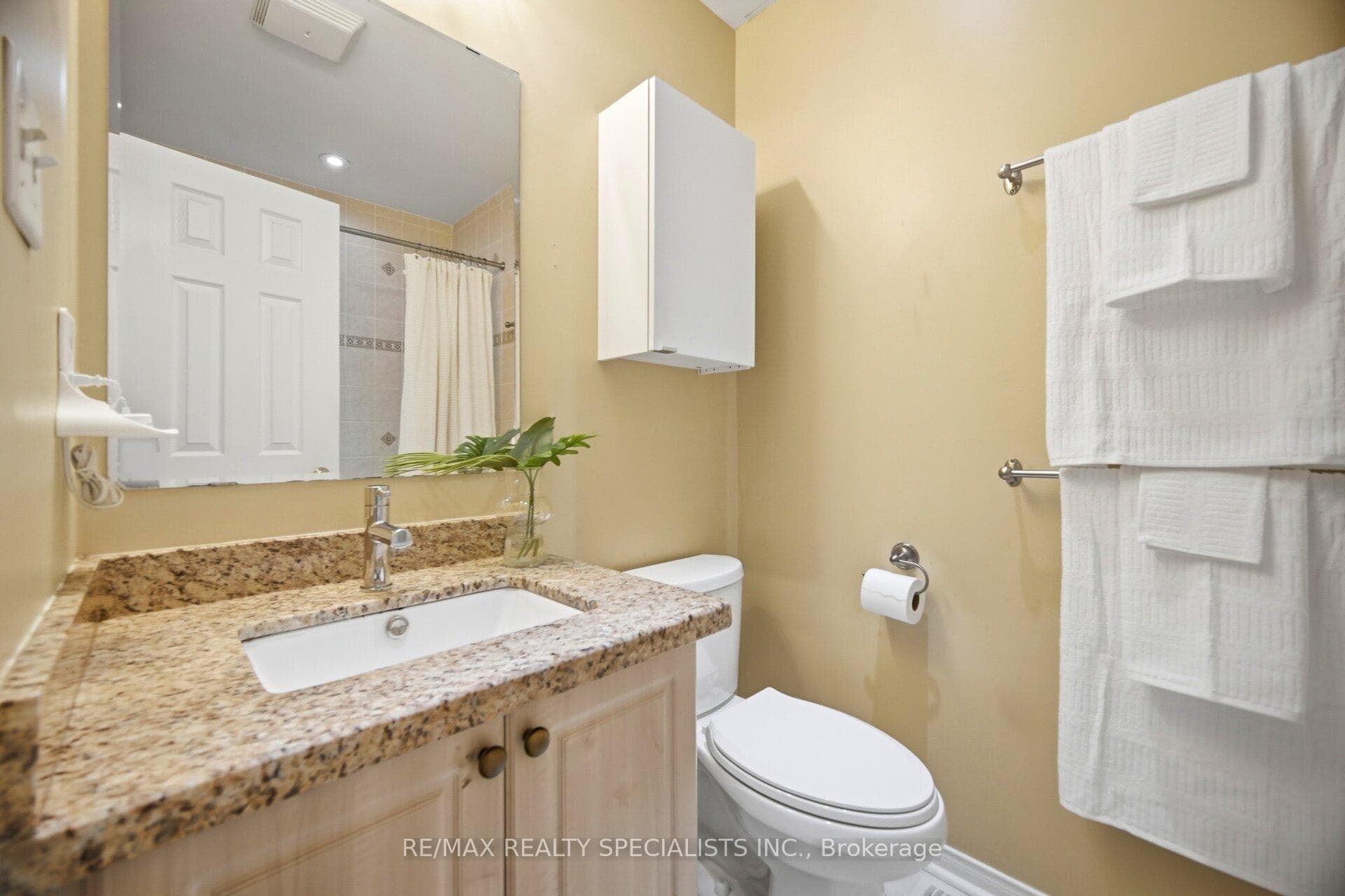3378 Redpath Circle photo 15