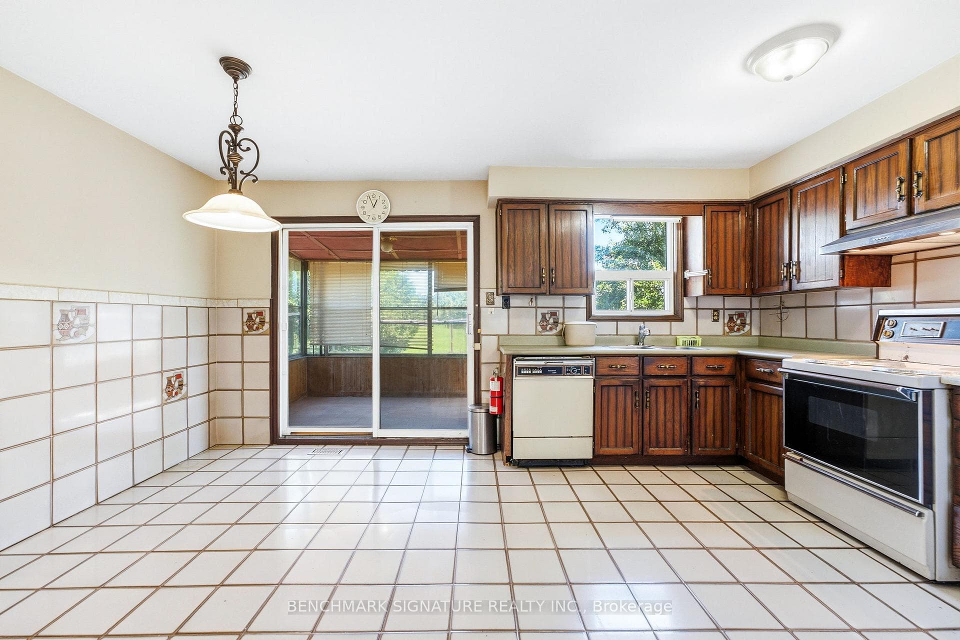 51 Baybrook Crescent photo 15