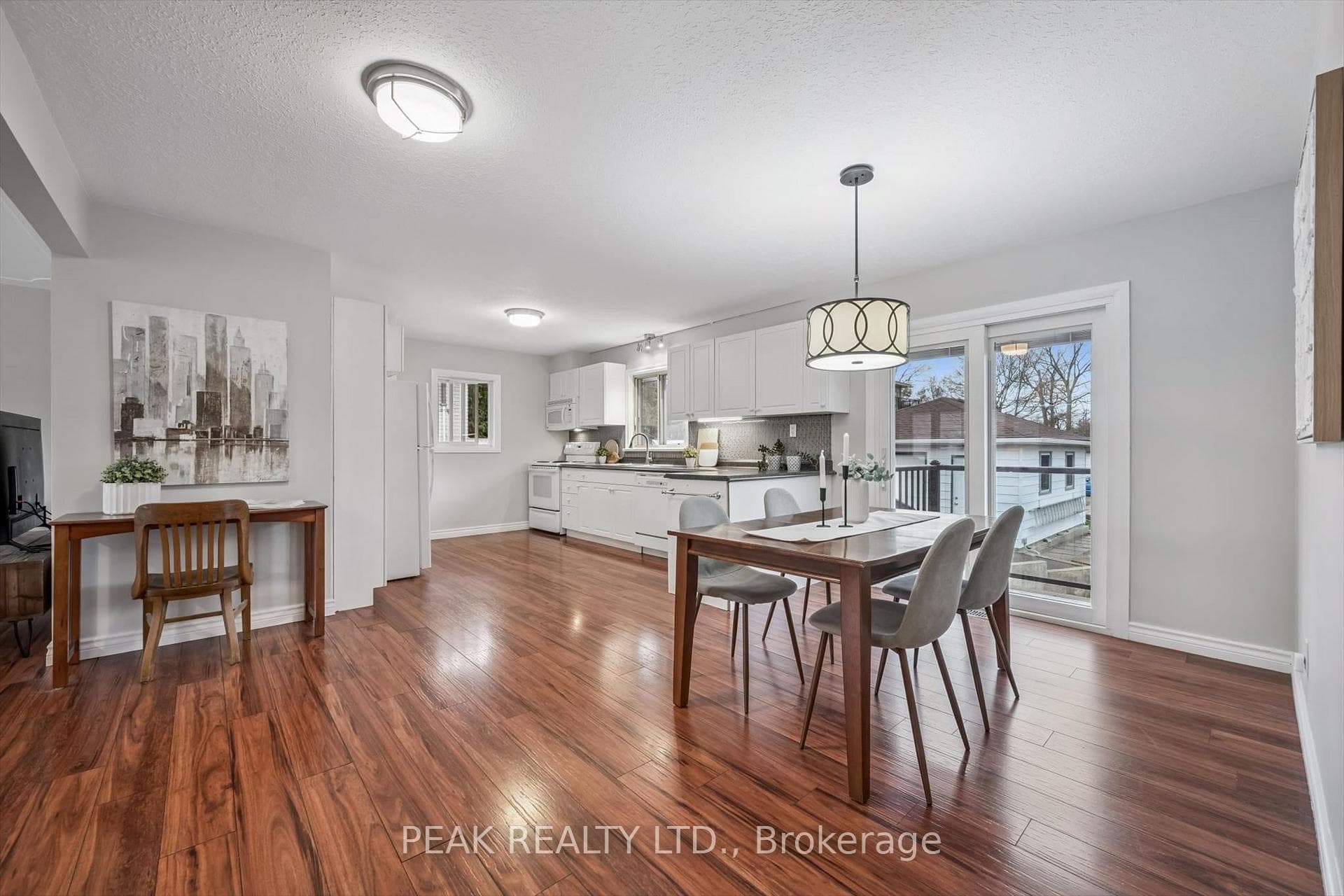 223 Connaught Street photo 10