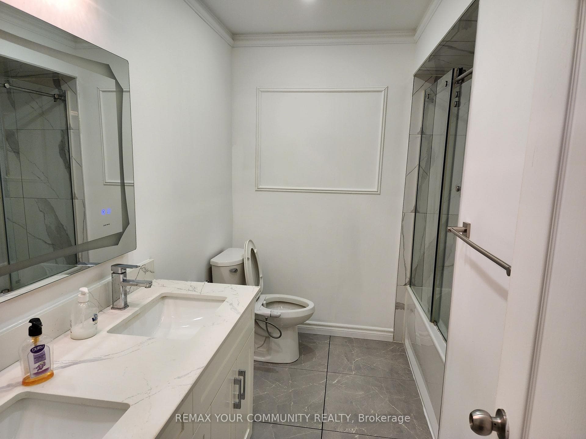 147 Albany Drive Unit Main photo 18