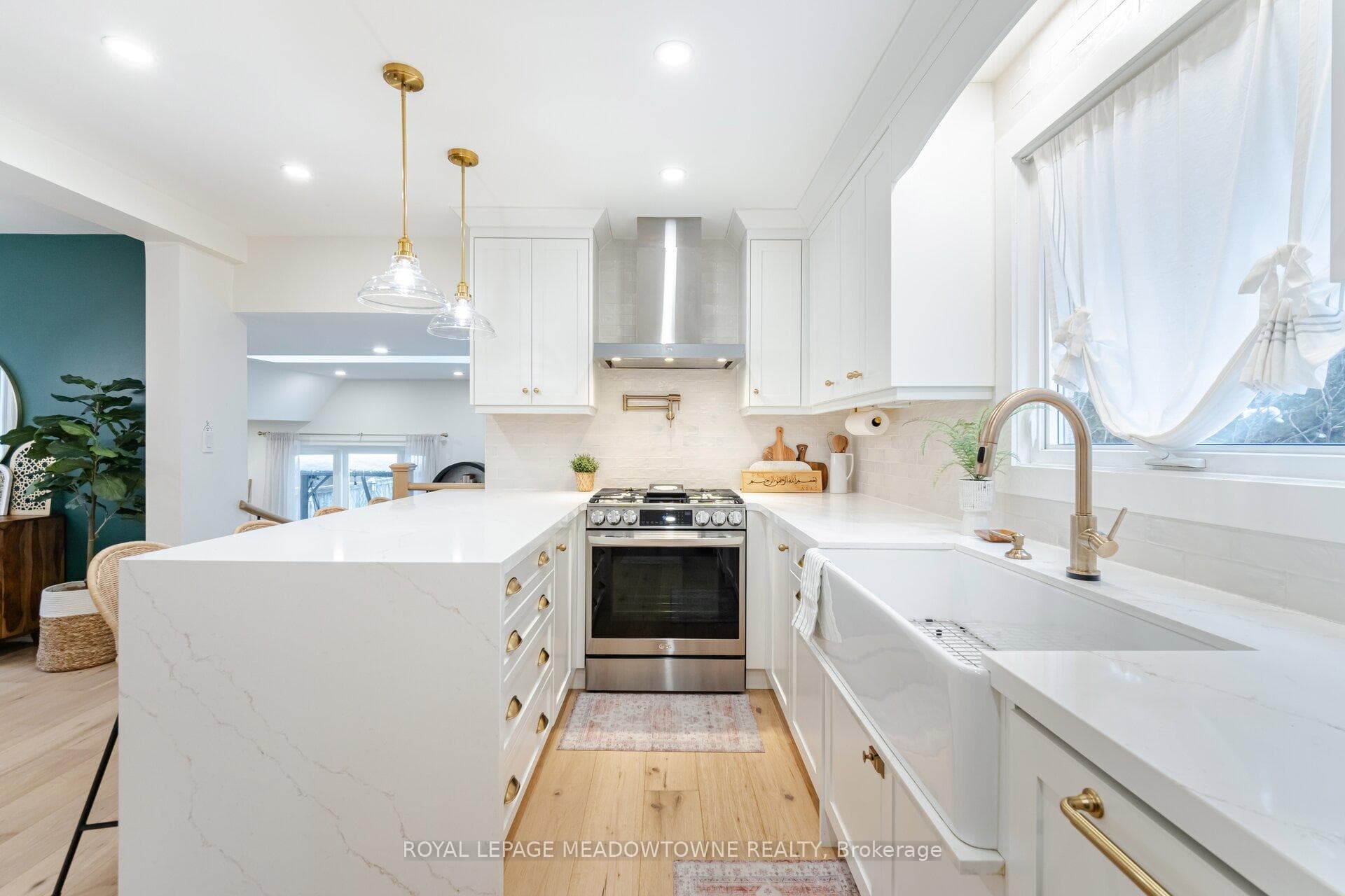 1433 Reynolds Avenue photo 16