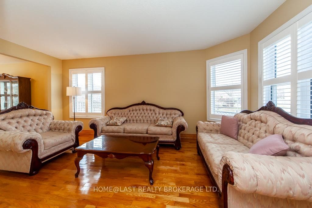 138 Orleans Drive photo 5