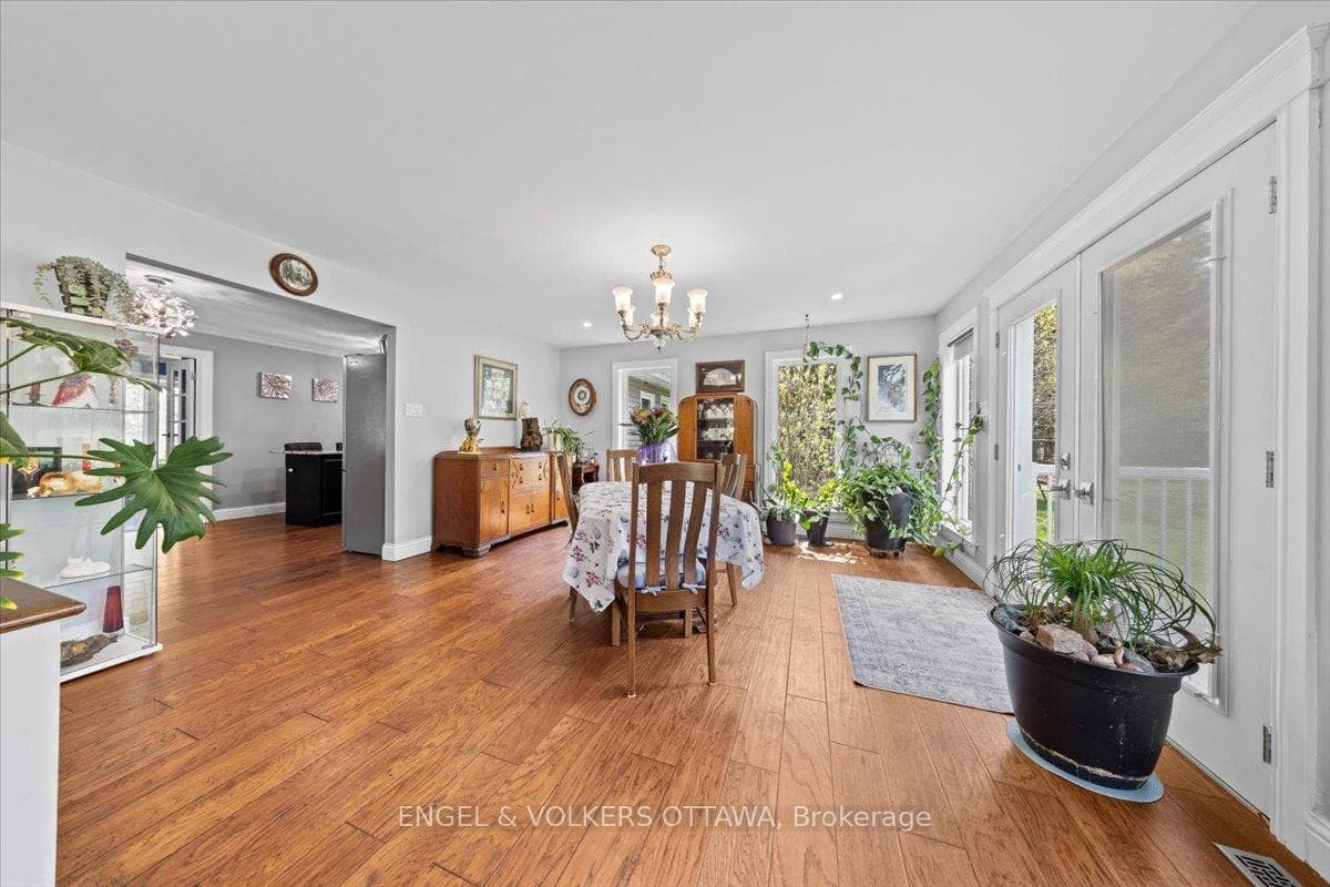 4841 Torbolton Ridge photo 8
