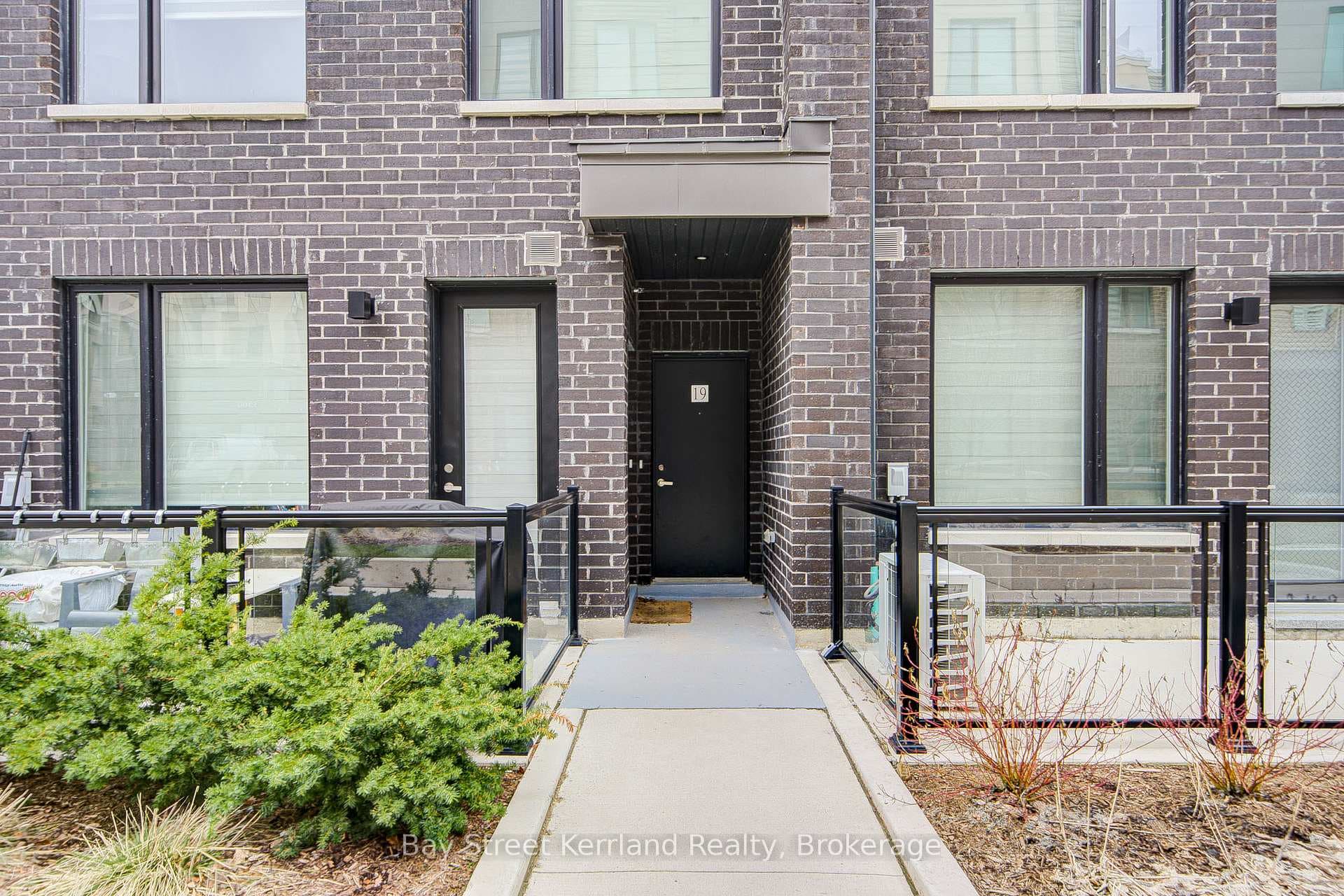 3546 Colonial Drive Unit 19 photo 2