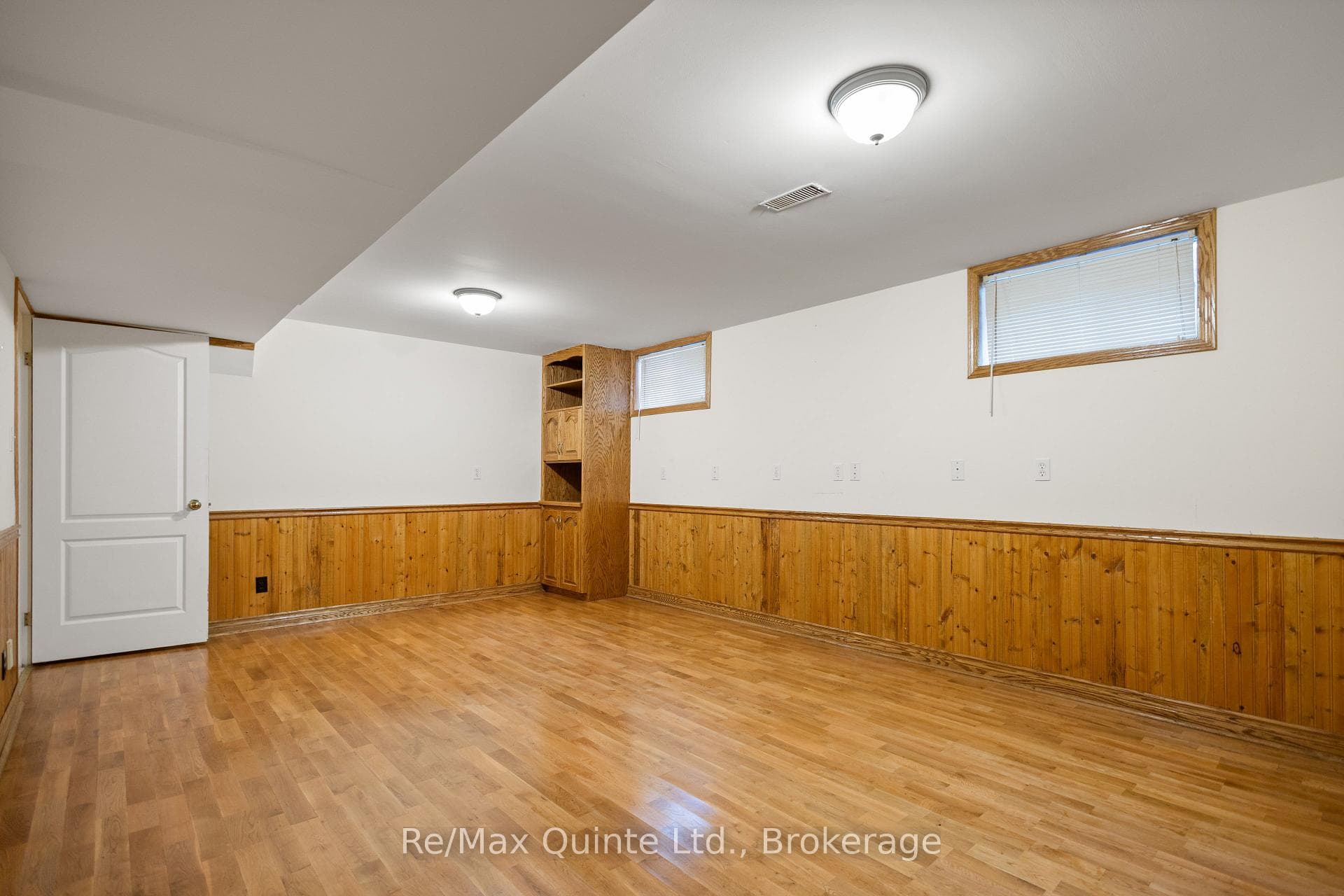 17 Applewood Court photo 44
