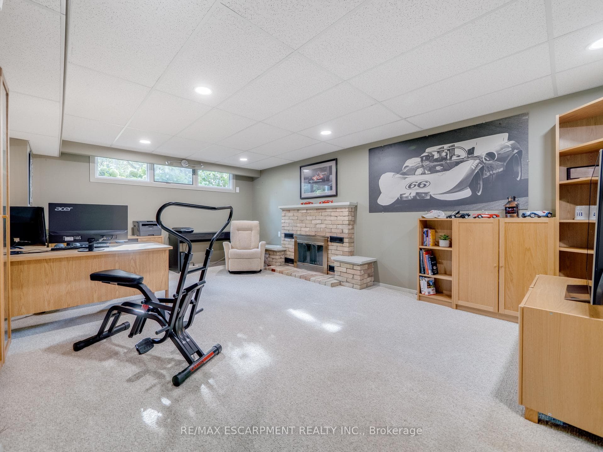 1040 Dowland Crescent photo 30