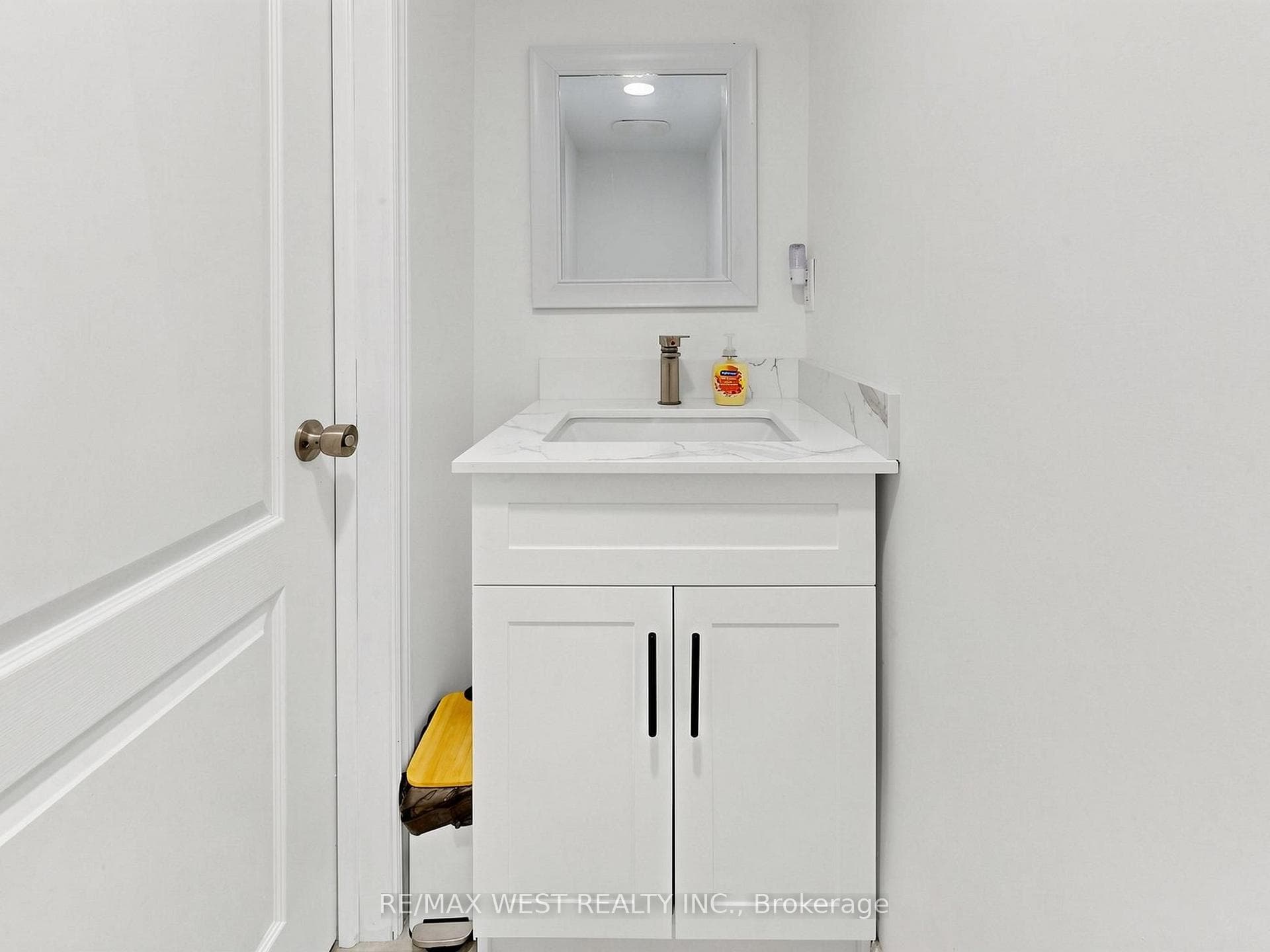Bonus 2 Pc Washroom