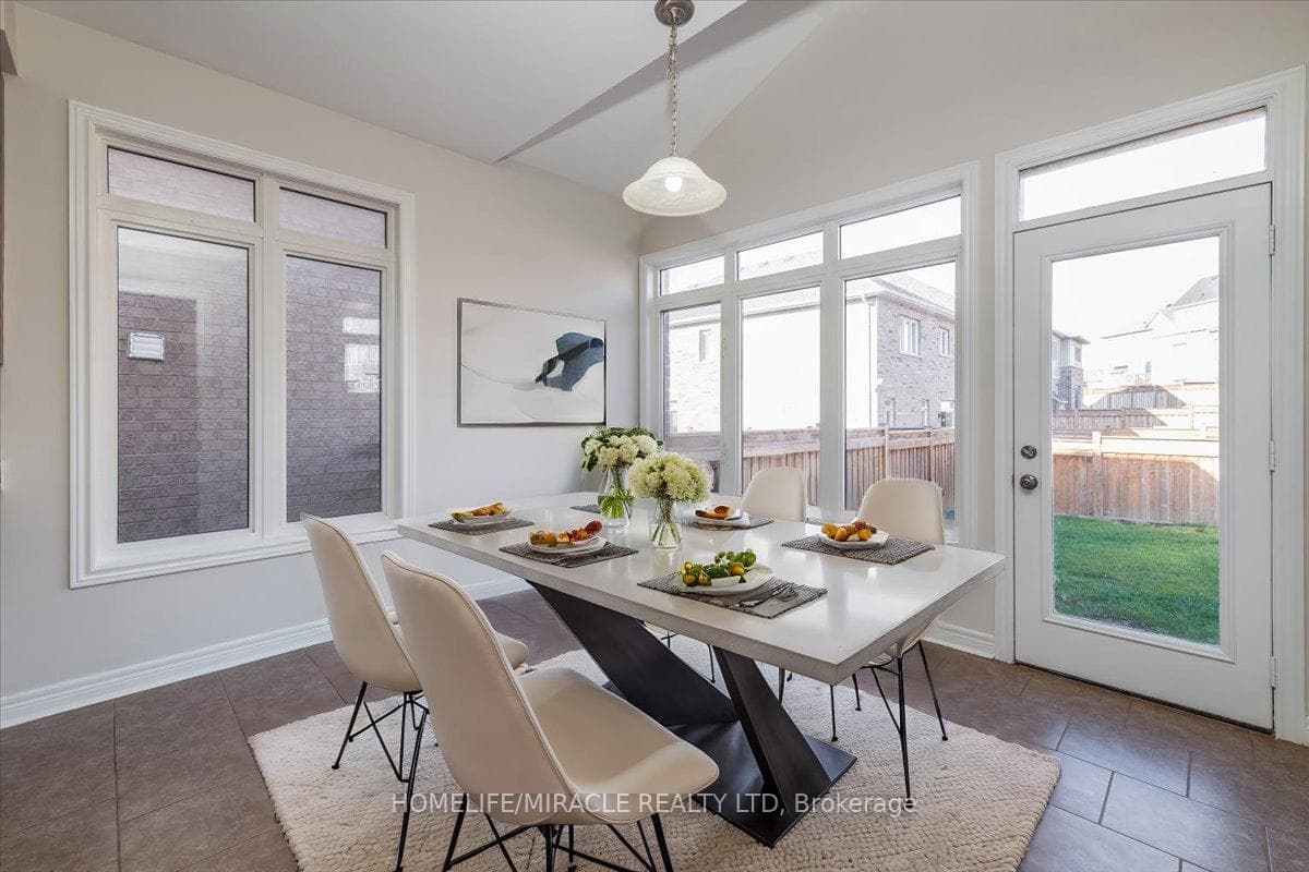 45 Atkinson Crescent photo 7