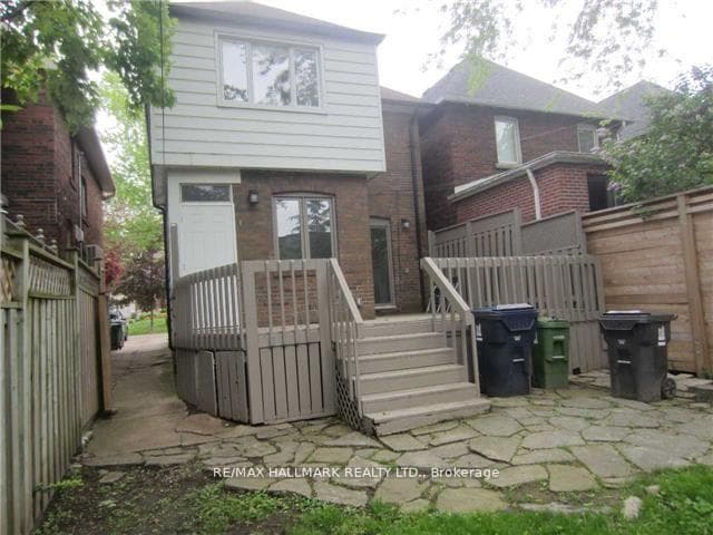 452 St Clements Avenue photo 8