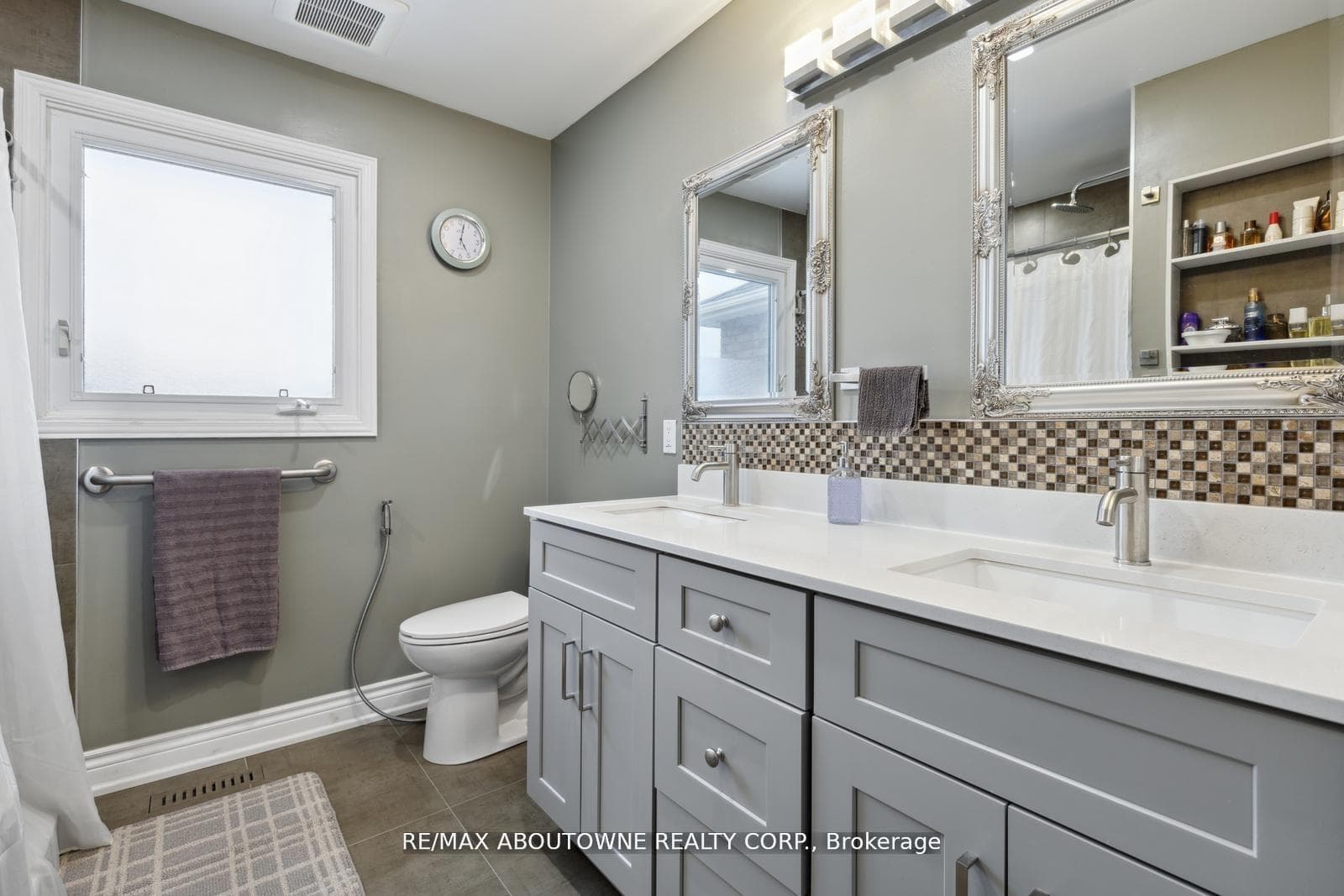 5687 Goldenbrook Drive photo 24