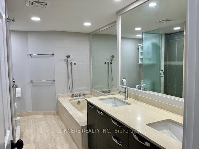 85 Skymark Drive Unit 1005 photo 12