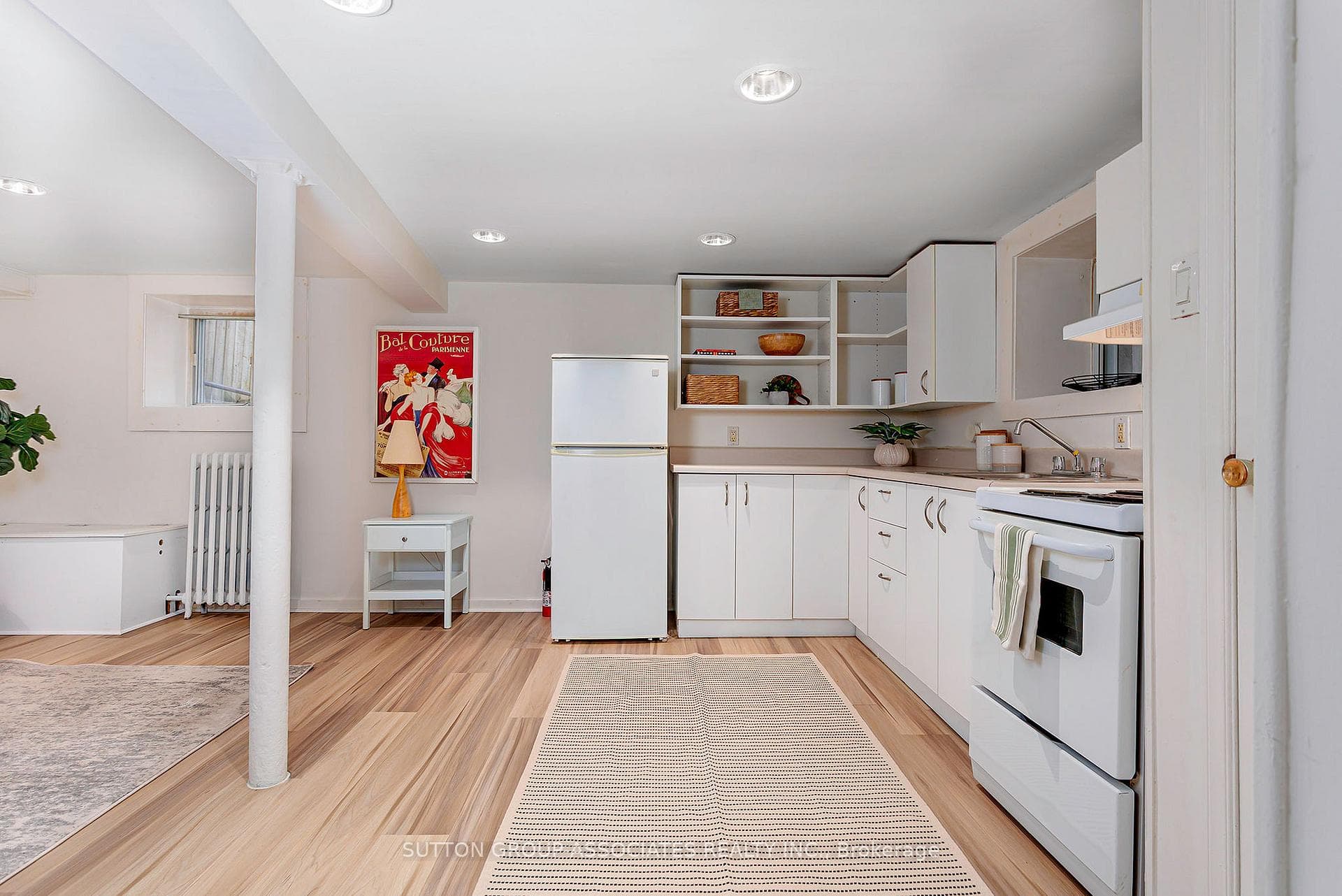basement kitchen/bed/sitting rooms