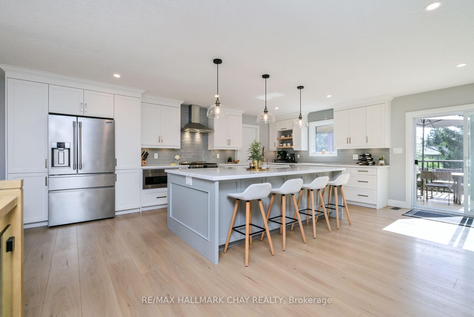 12 Symond Avenue photo 6