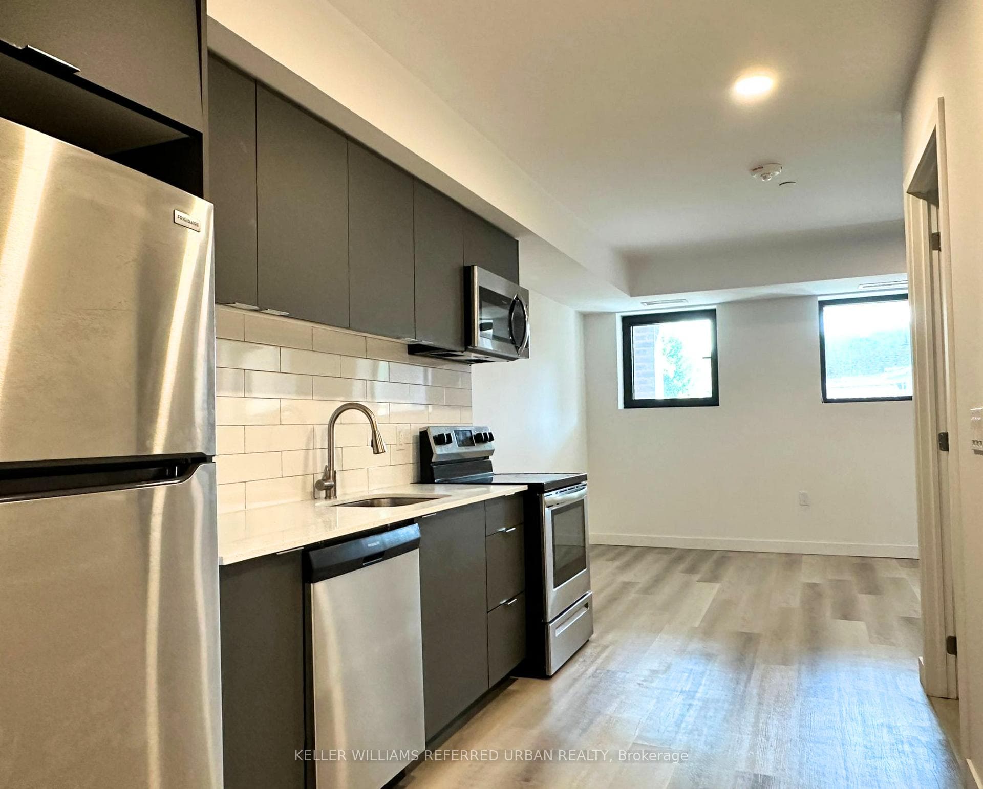 325 University Avenue Unit 102 photo 5