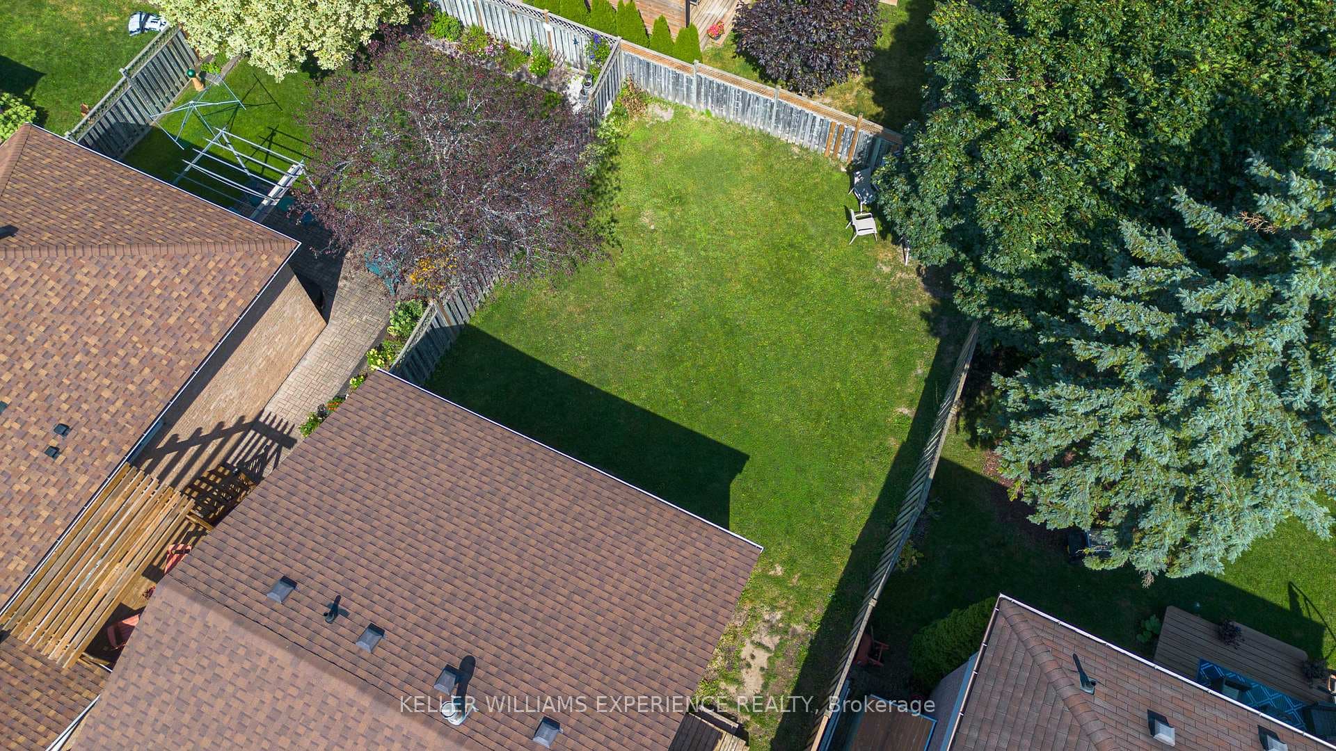 35 HARWOOD Drive photo 26