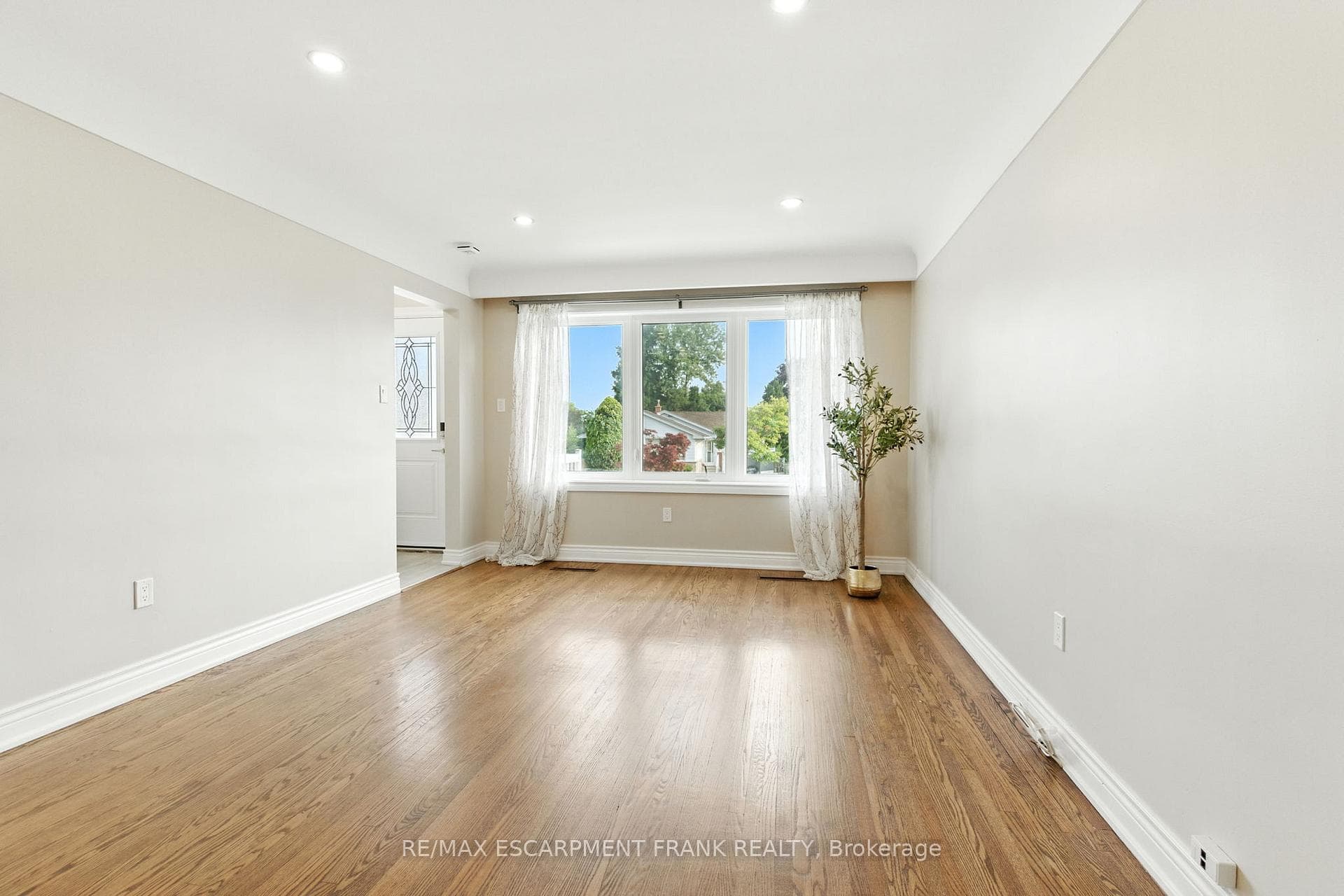 174 Broker Drive photo 6