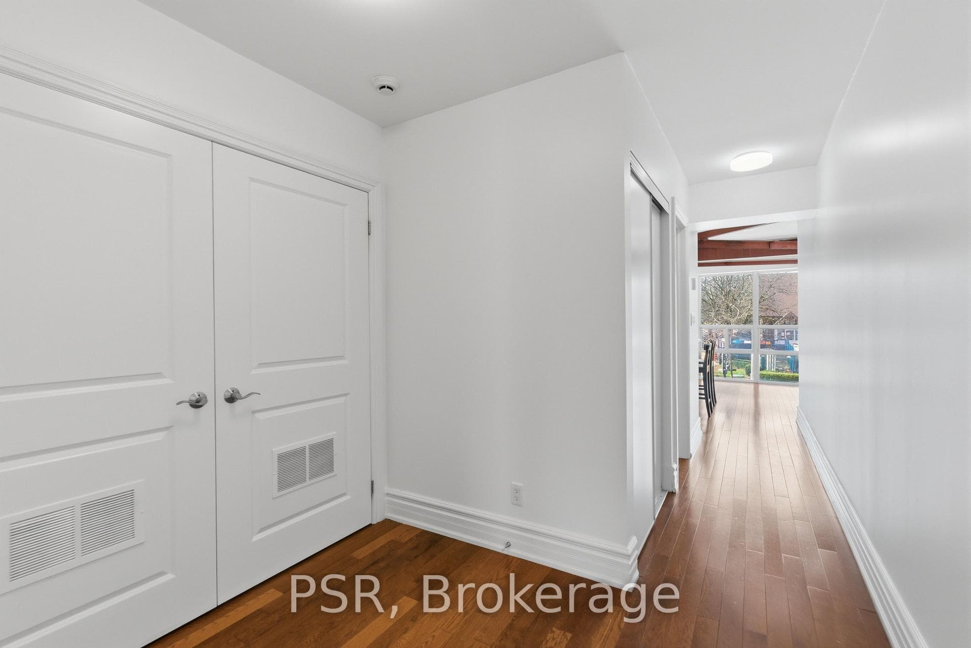 2541 Yonge Street Unit Apt 1 photo 6