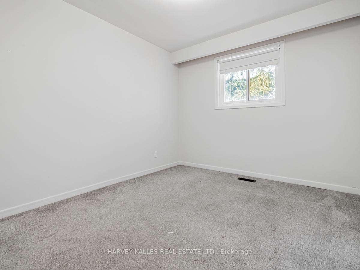 151 Henderson Avenue photo 8