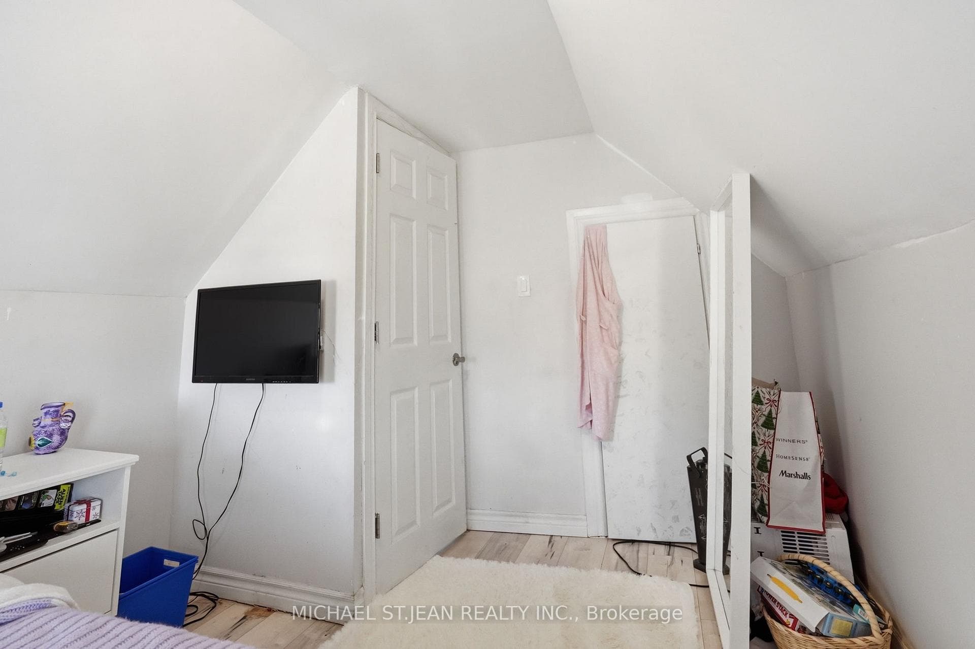 75 Niagara Street photo 32