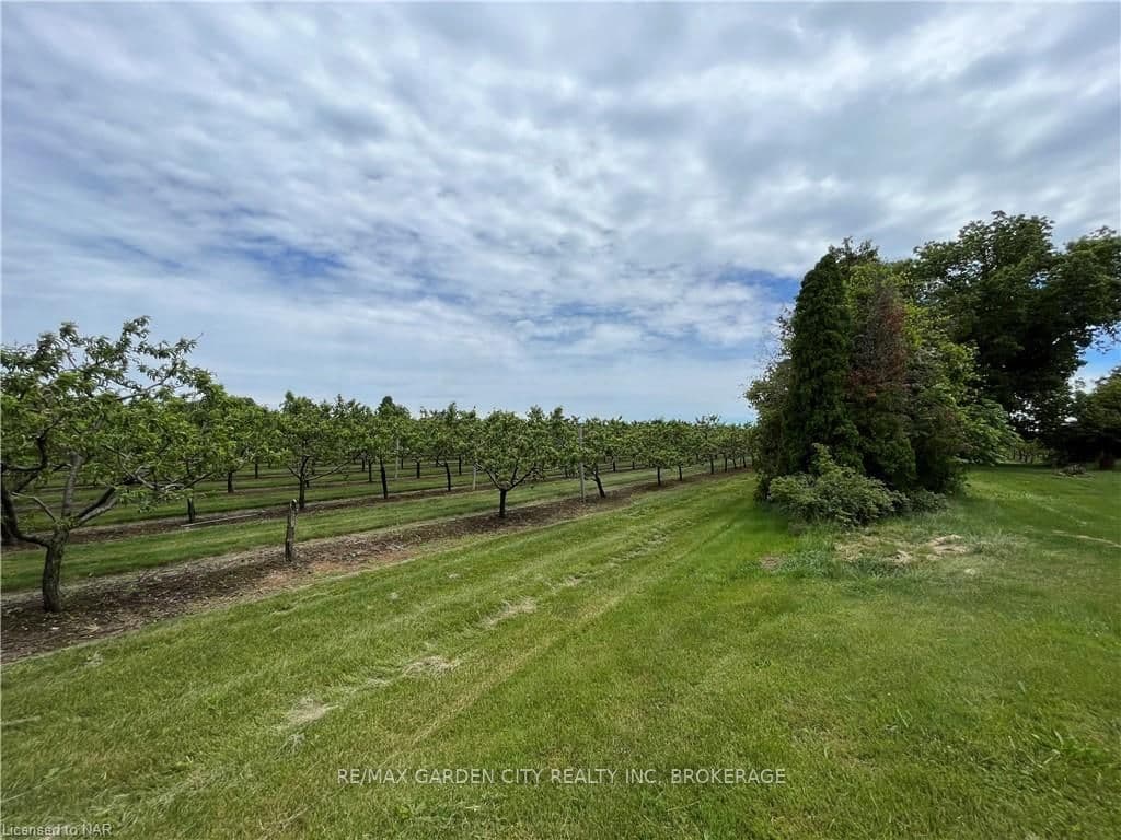 723 LAKESHORE Road photo 8